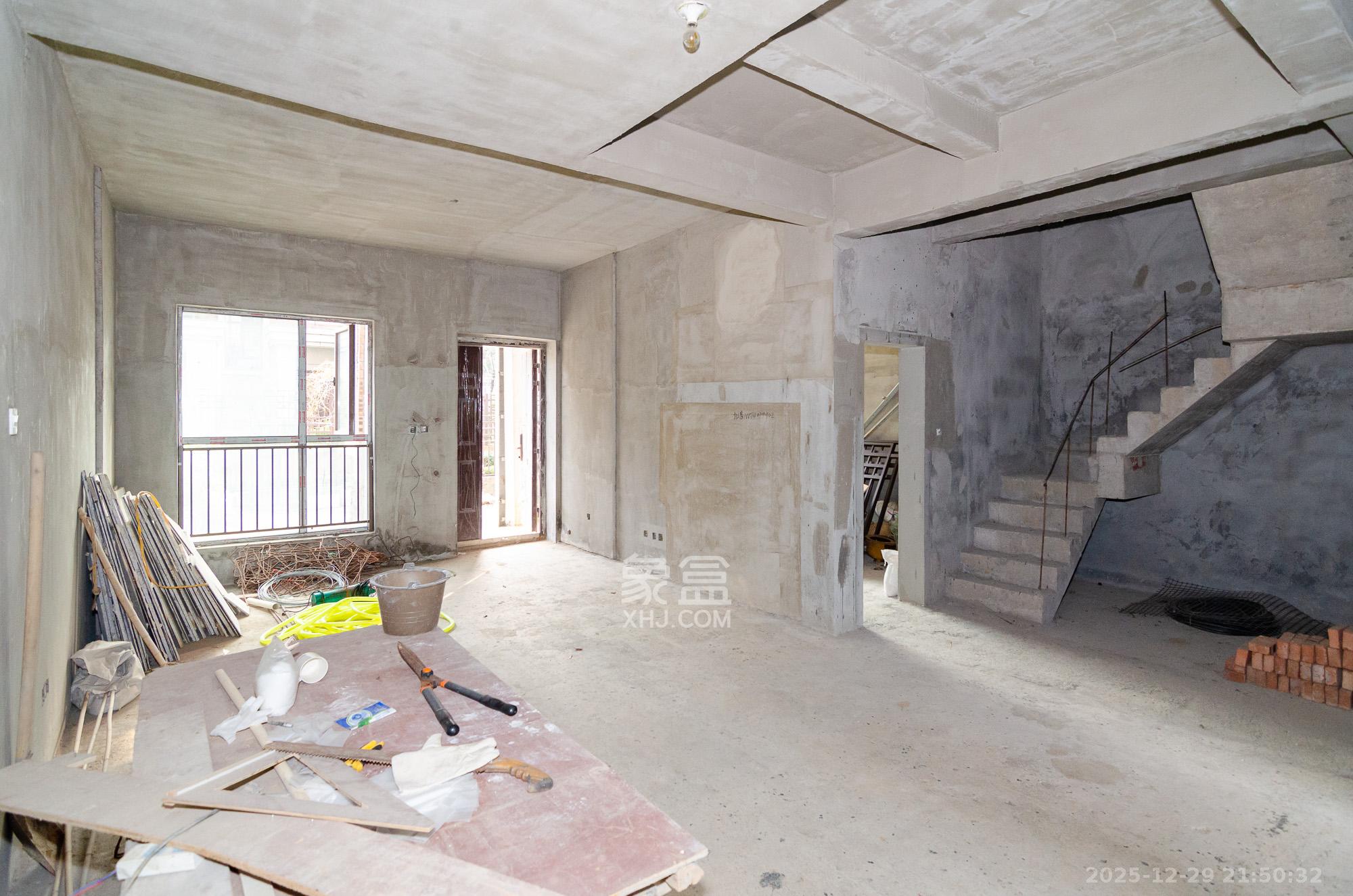 大汉汉园  4室2厅3卫    128.0万