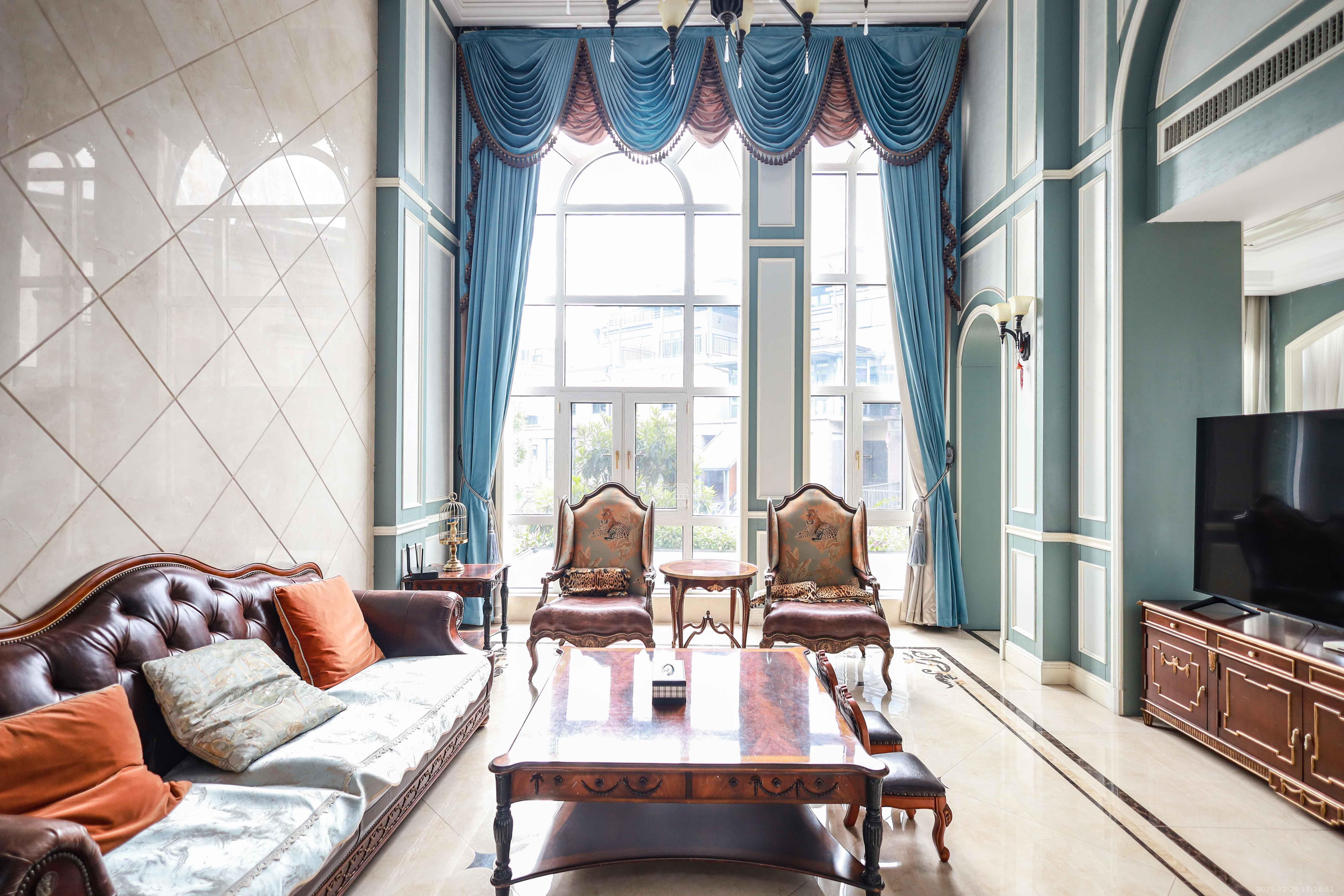 天麓尚层  6室3厅6卫    679.0万