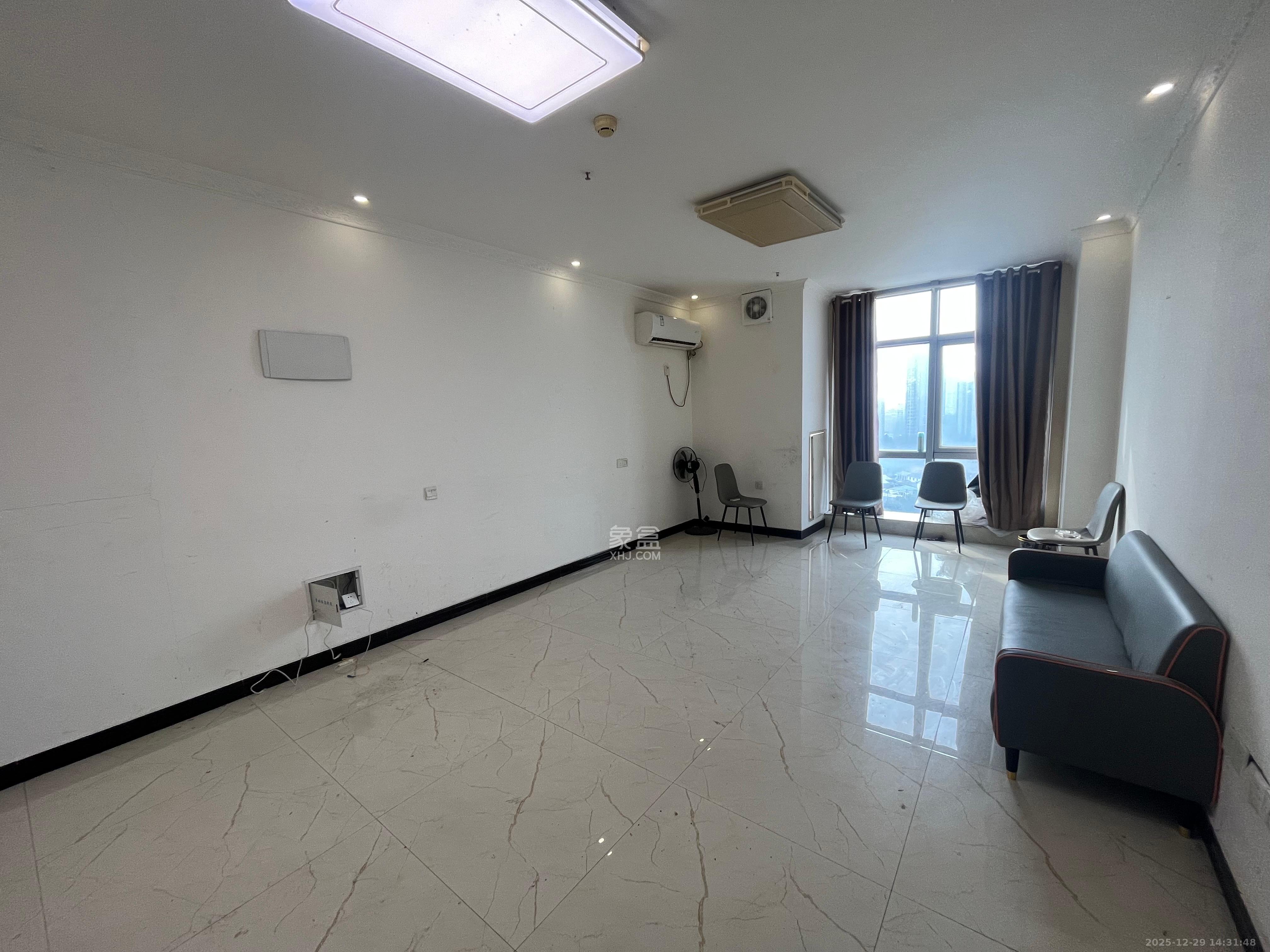 奥克斯缔壹城   47.06㎡      1600.0元/月室内图