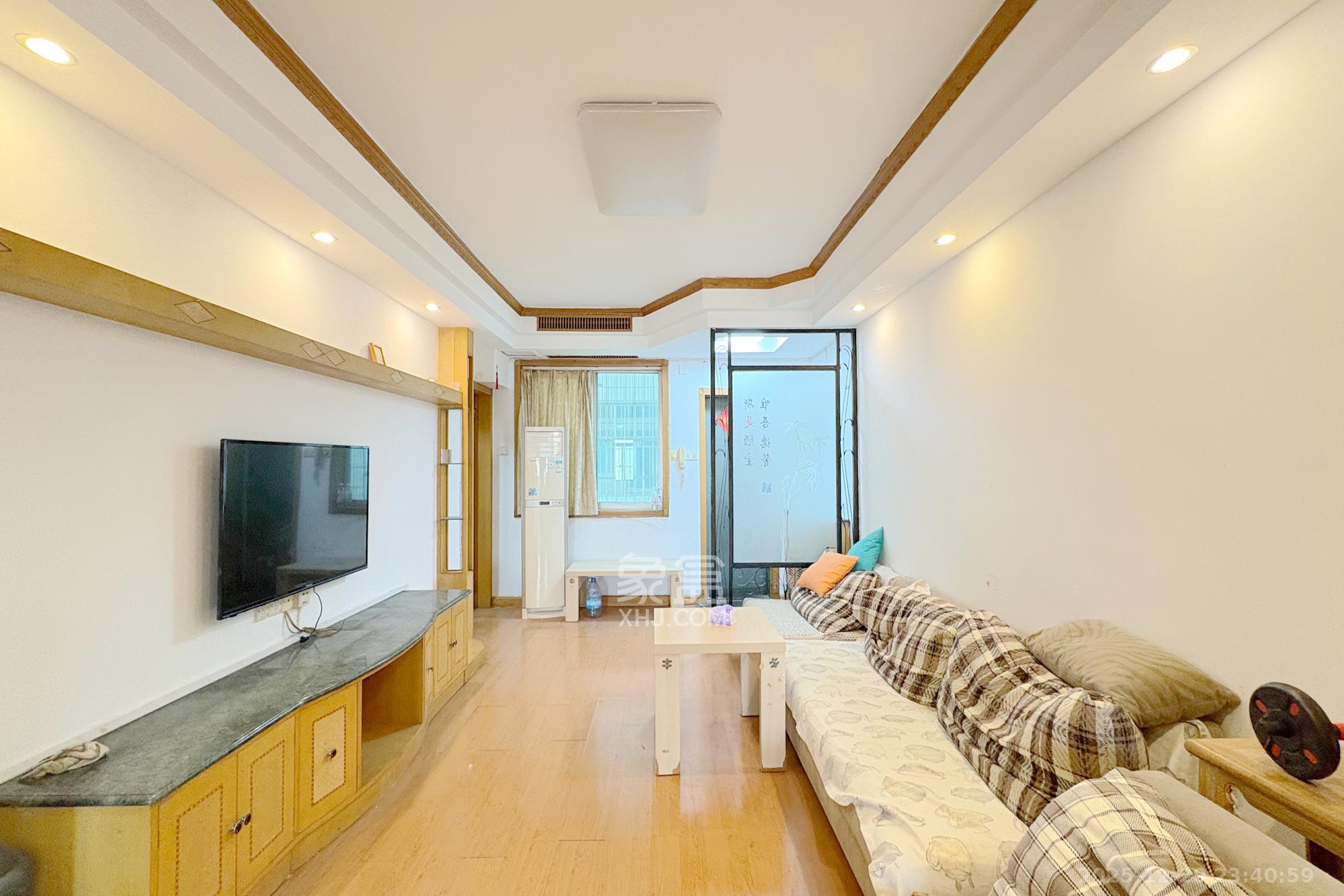 建工集团单位房  4室2厅2卫    90.0万