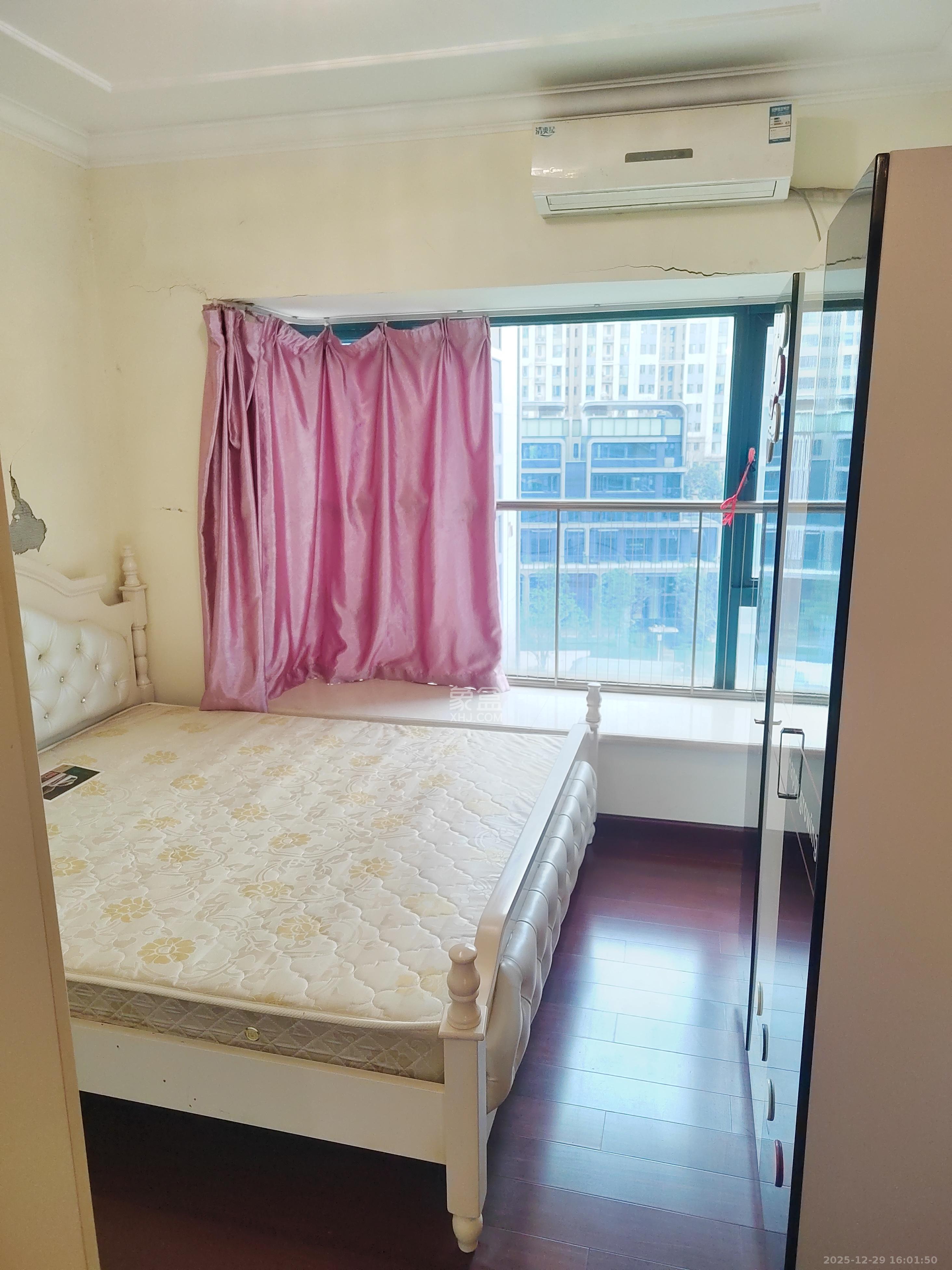 恒大华府  2室2厅1卫    2000.0元/月