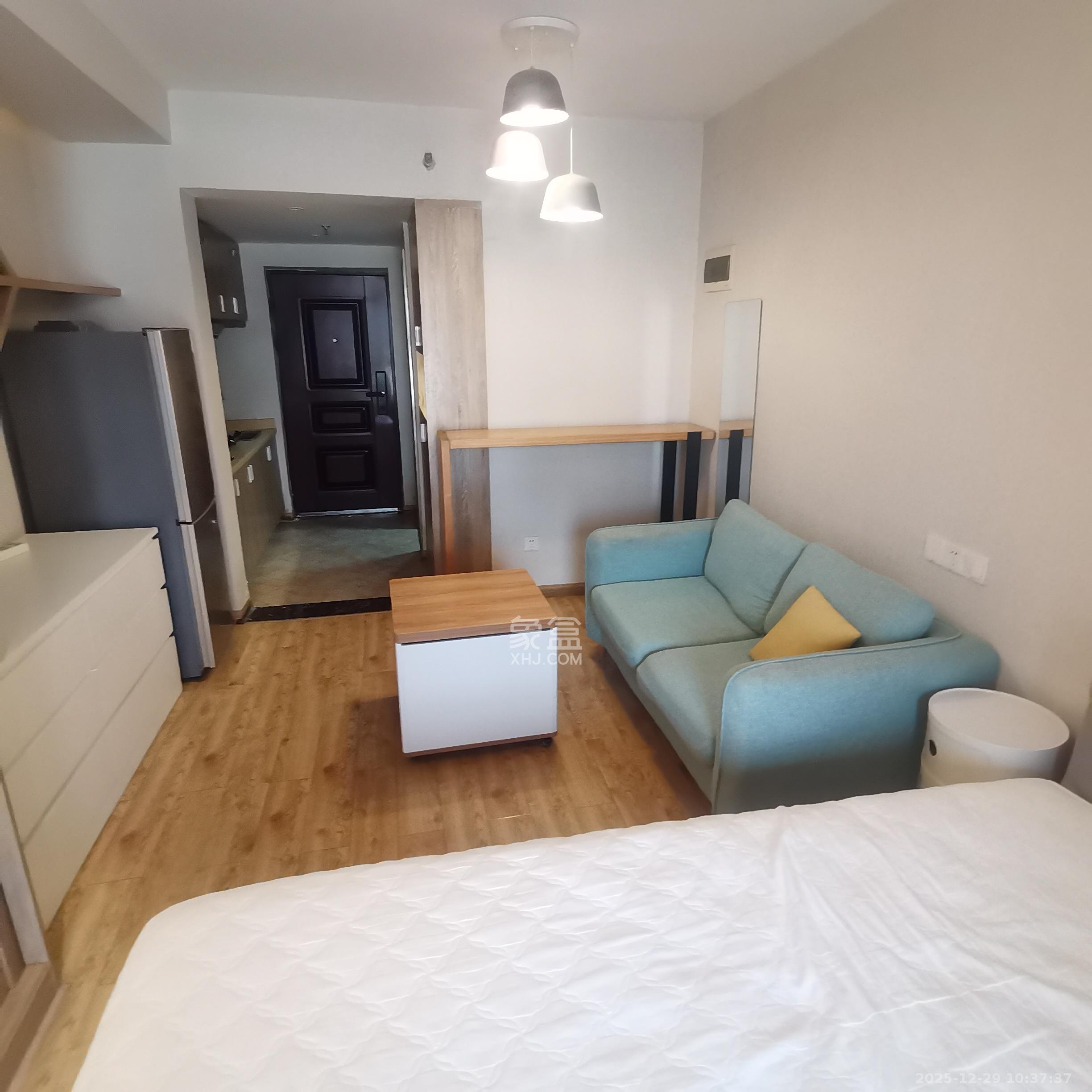 万科金域华府一期  1室0厅1卫    1600.0元/月