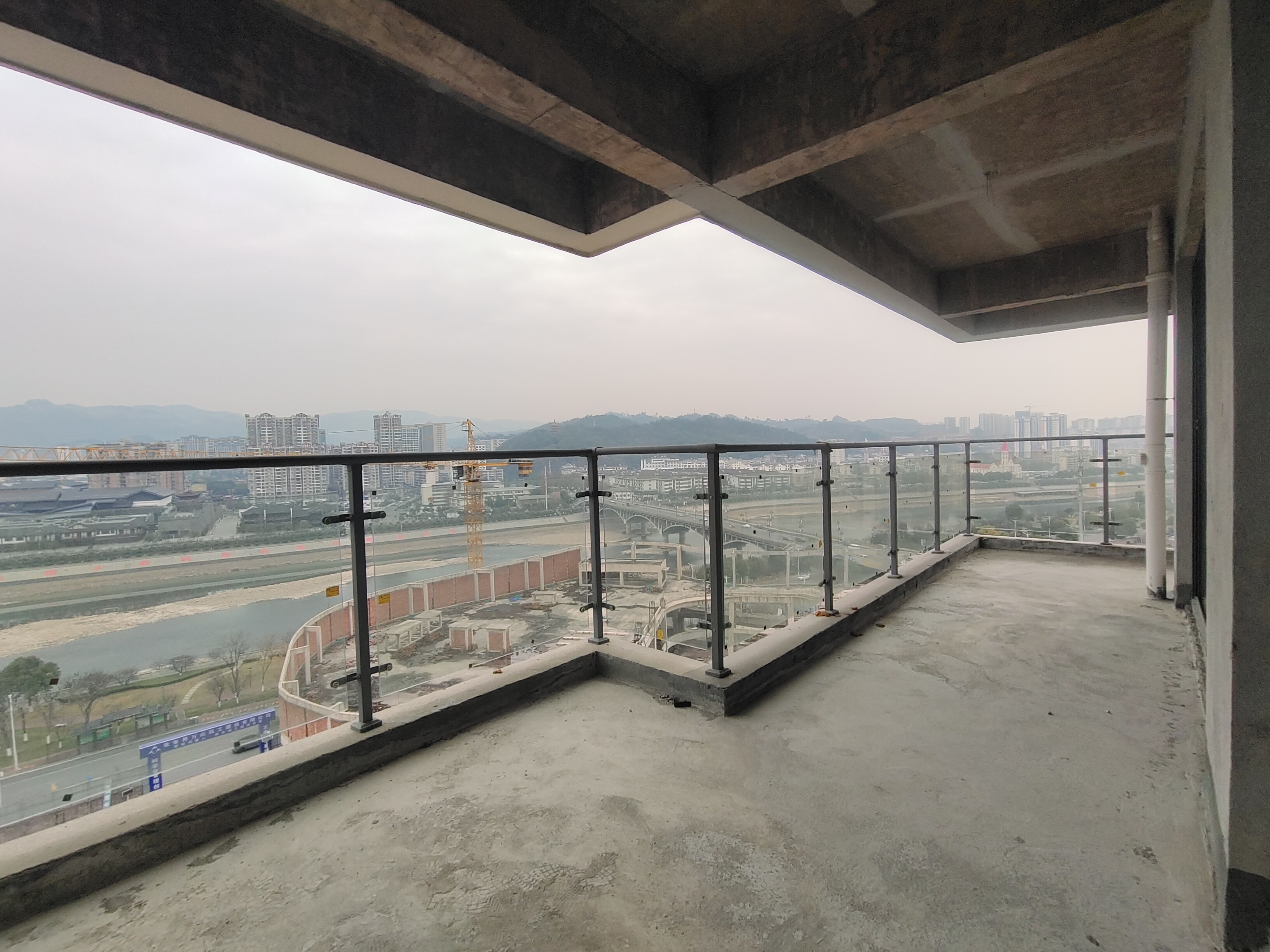 机器人欢乐城  3室2厅3卫    93.0万