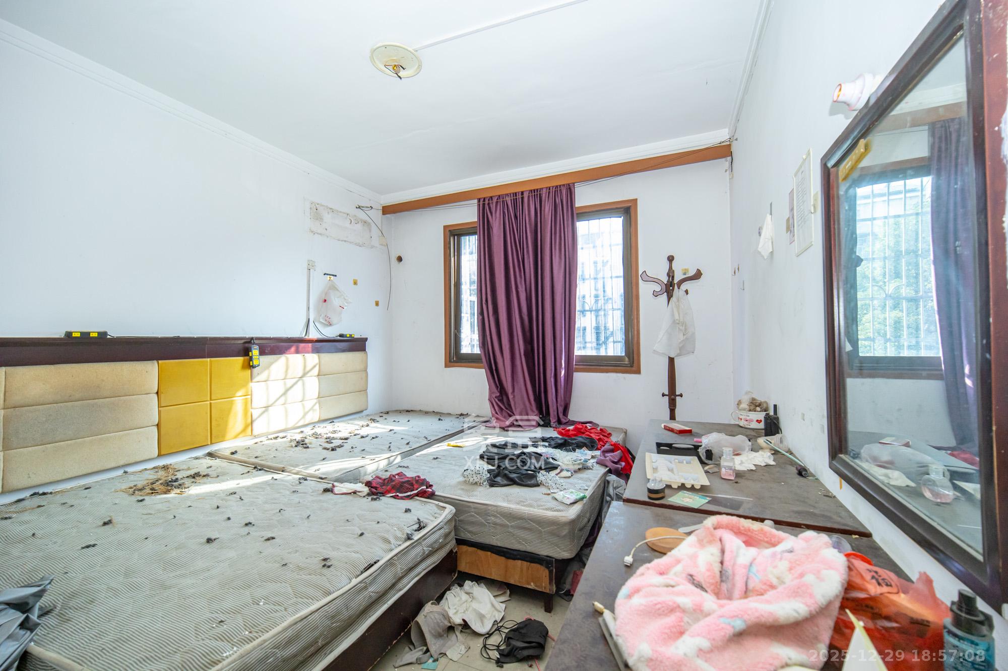 星沙二区  8室4厅1卫    400.0万