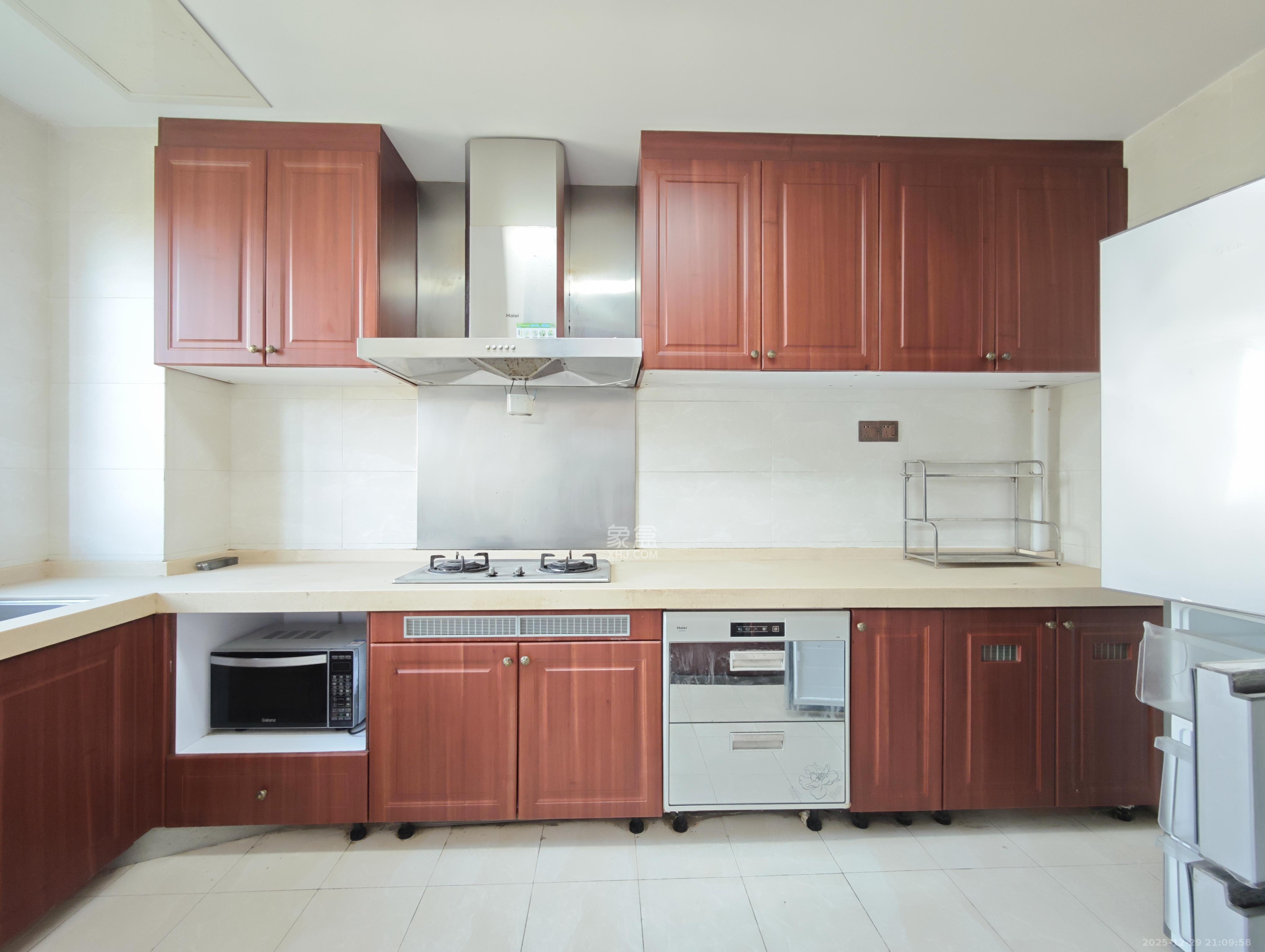 恒大城 4室2厅2卫 142.0万 恒大城 4室2厅2卫 142.0万其他