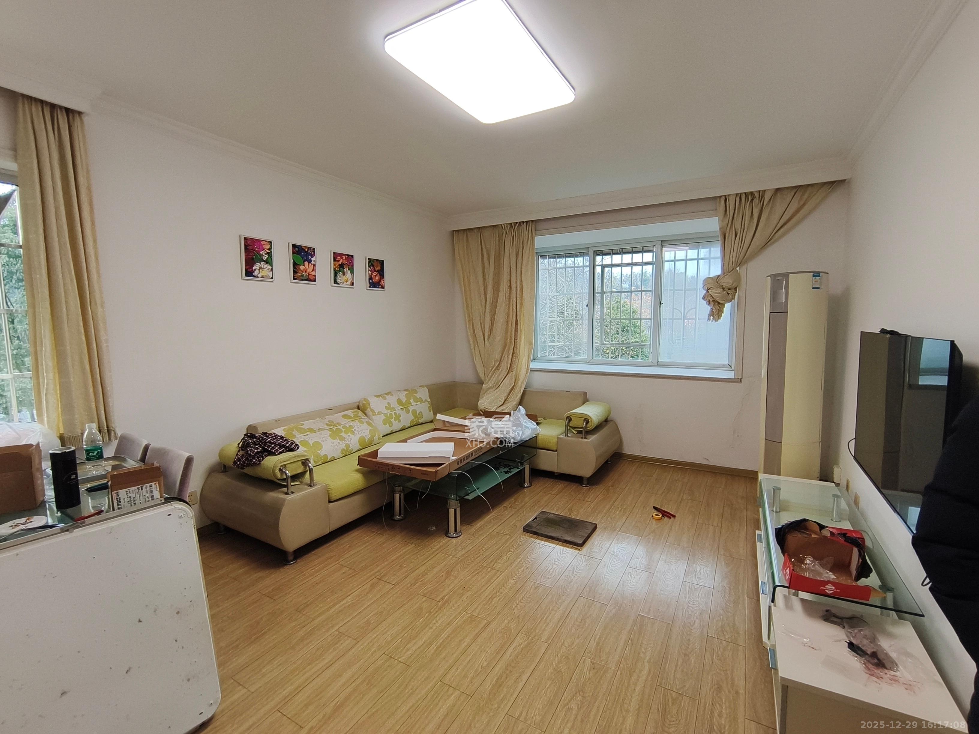 新诚小区  2室1厅1卫    1800.0元/月