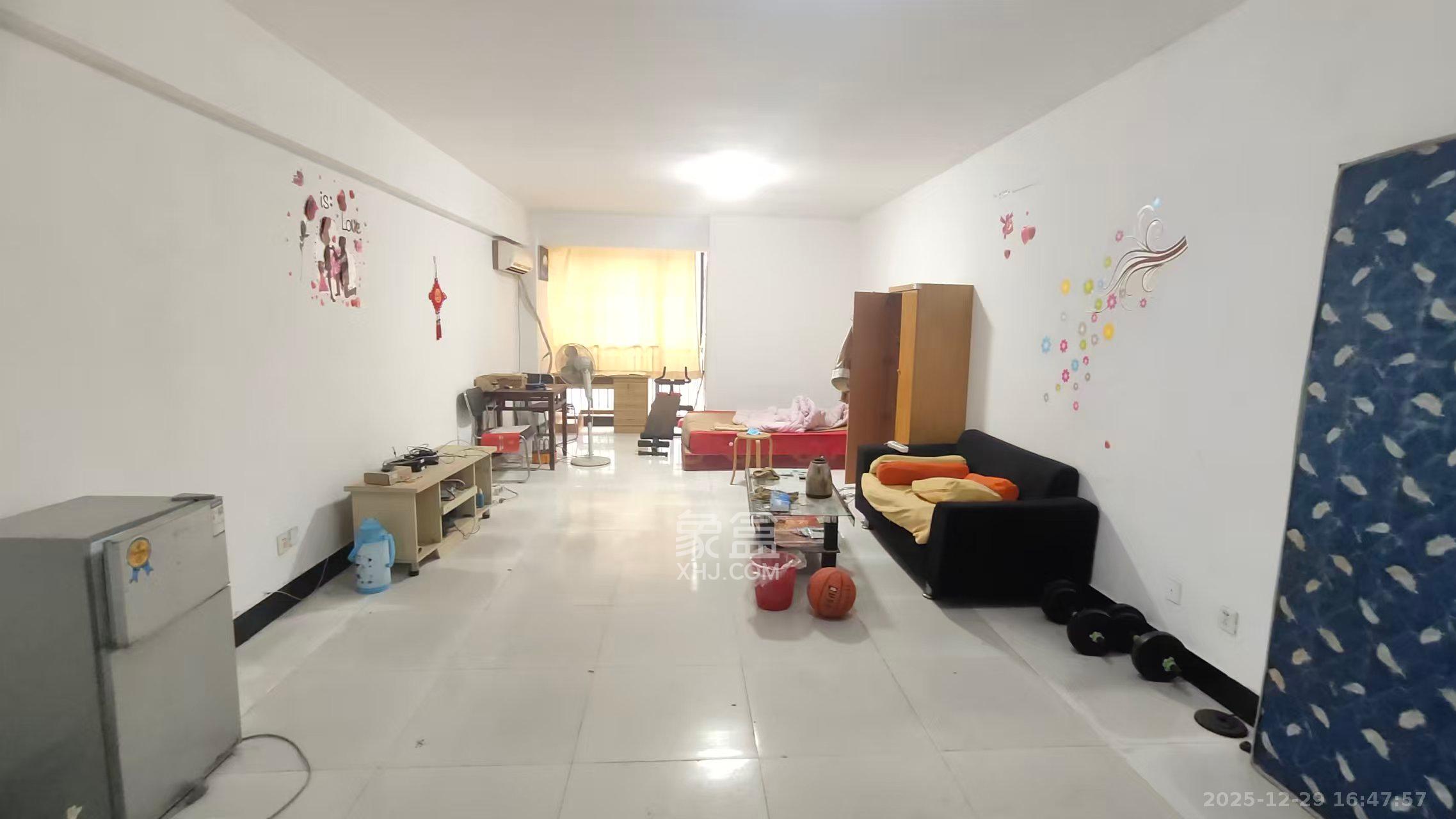 阳光100二期  1室1厅1卫    1300.0元/月