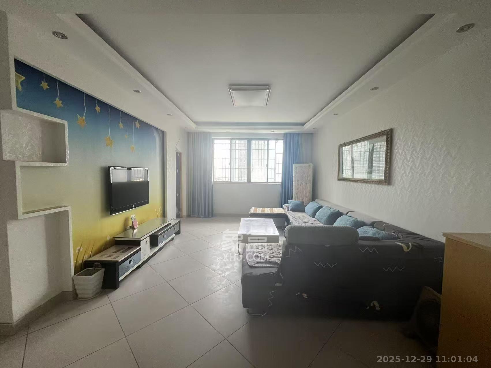 湘核佳苑  3室2厅2卫    2400.0元/月