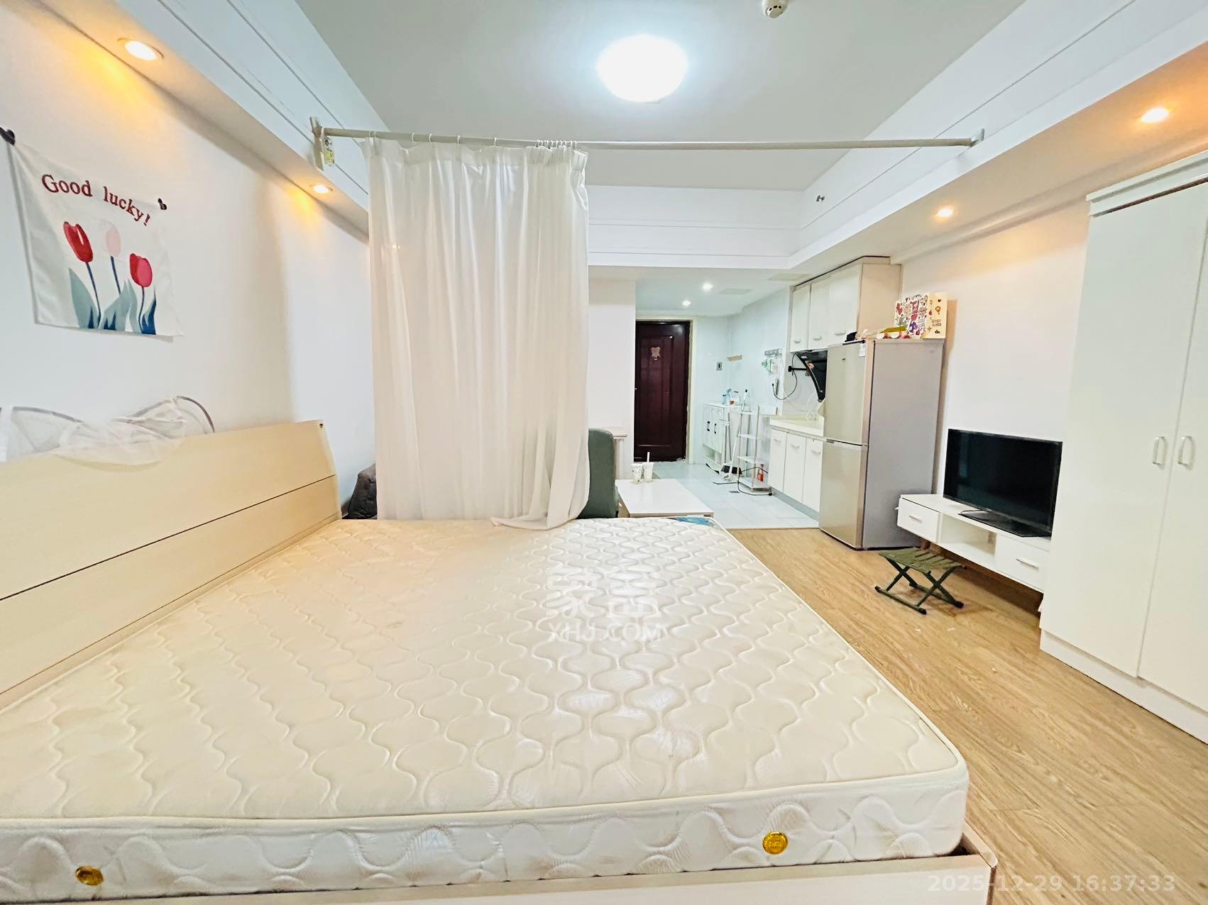 罗马国际公寓  1室1厅1卫    1300.0元/月