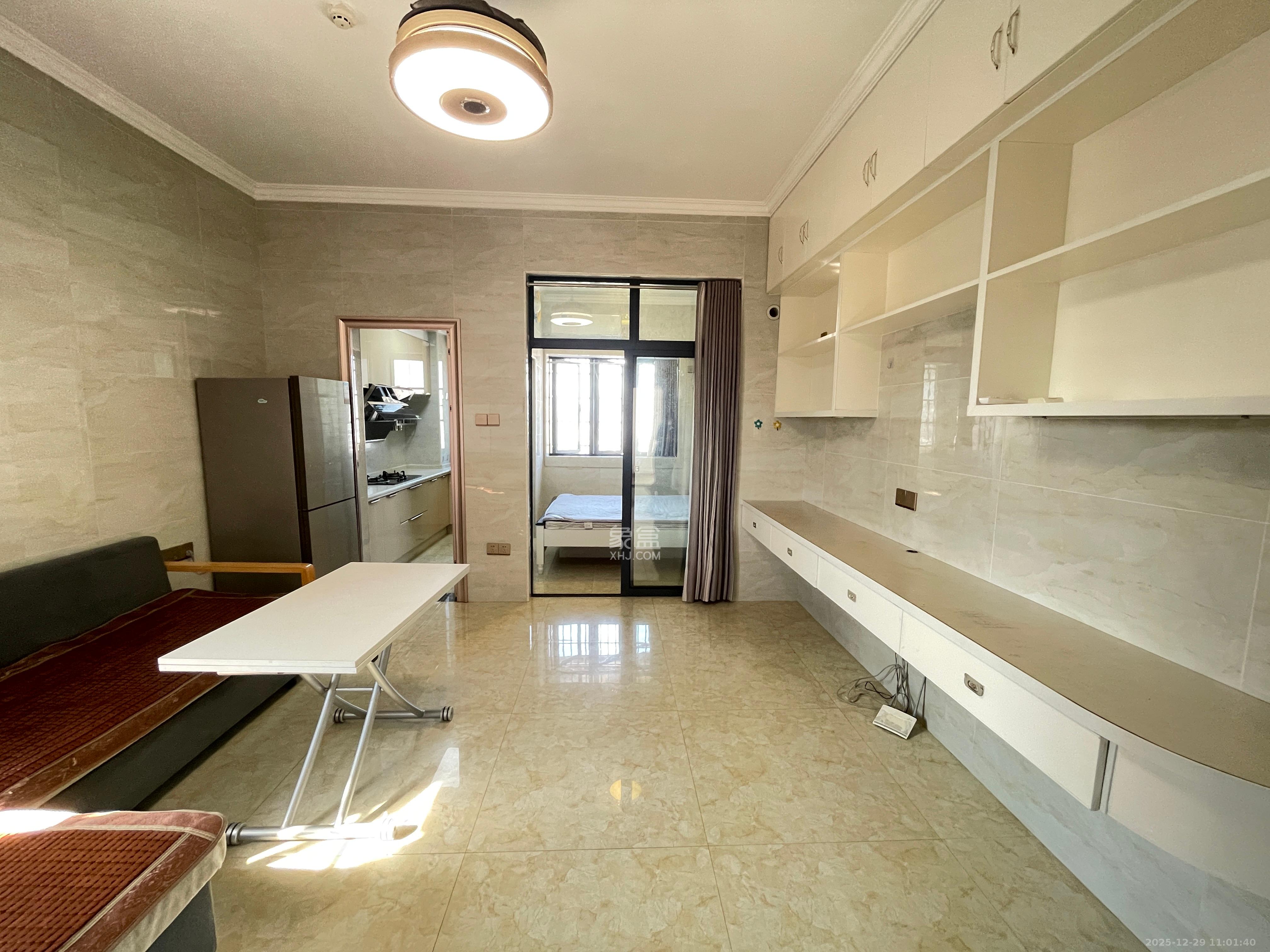 和隆花半里  1室1厅1卫    1700.0元/月