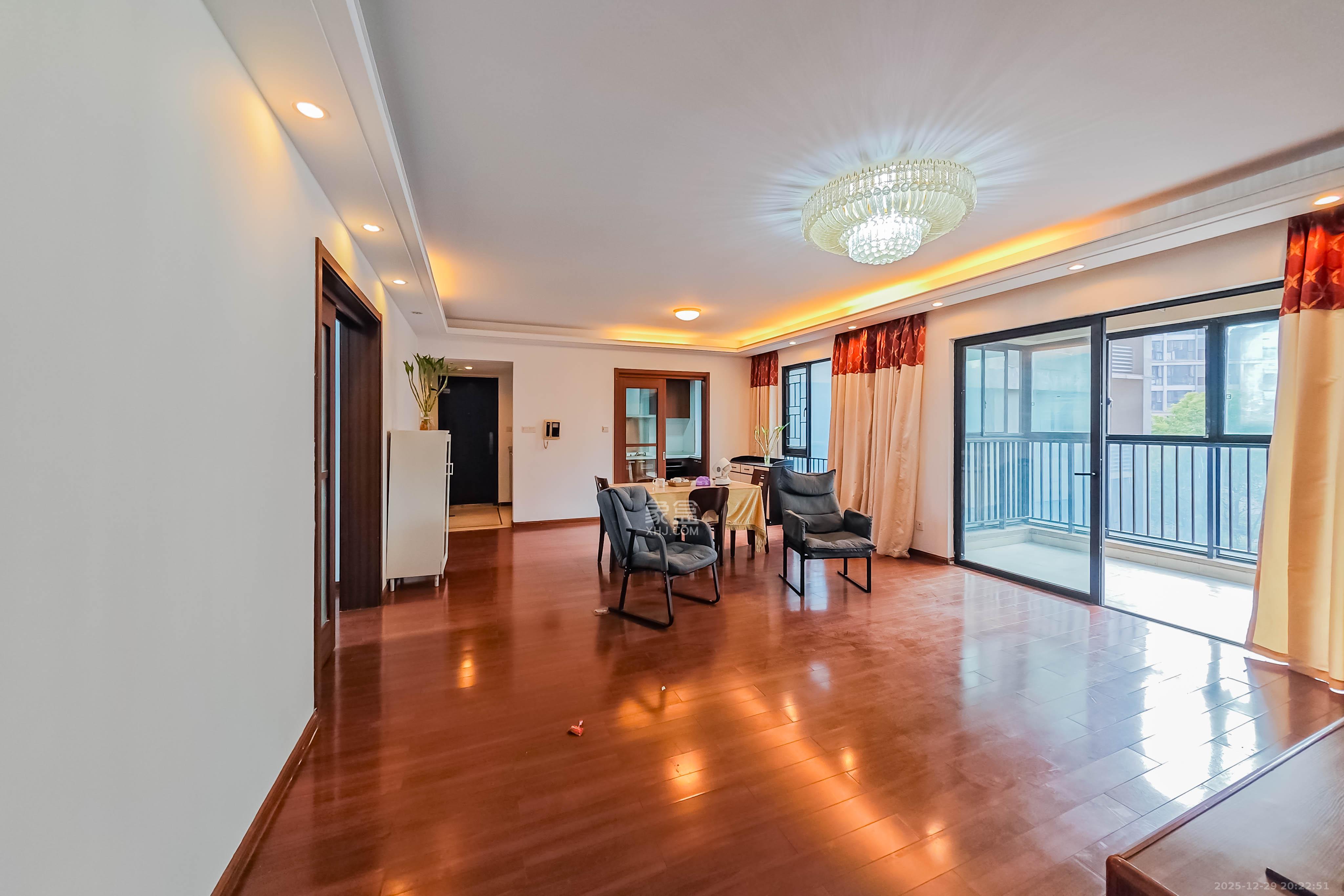 万科金域华府一期  3室2厅2卫    116.0万