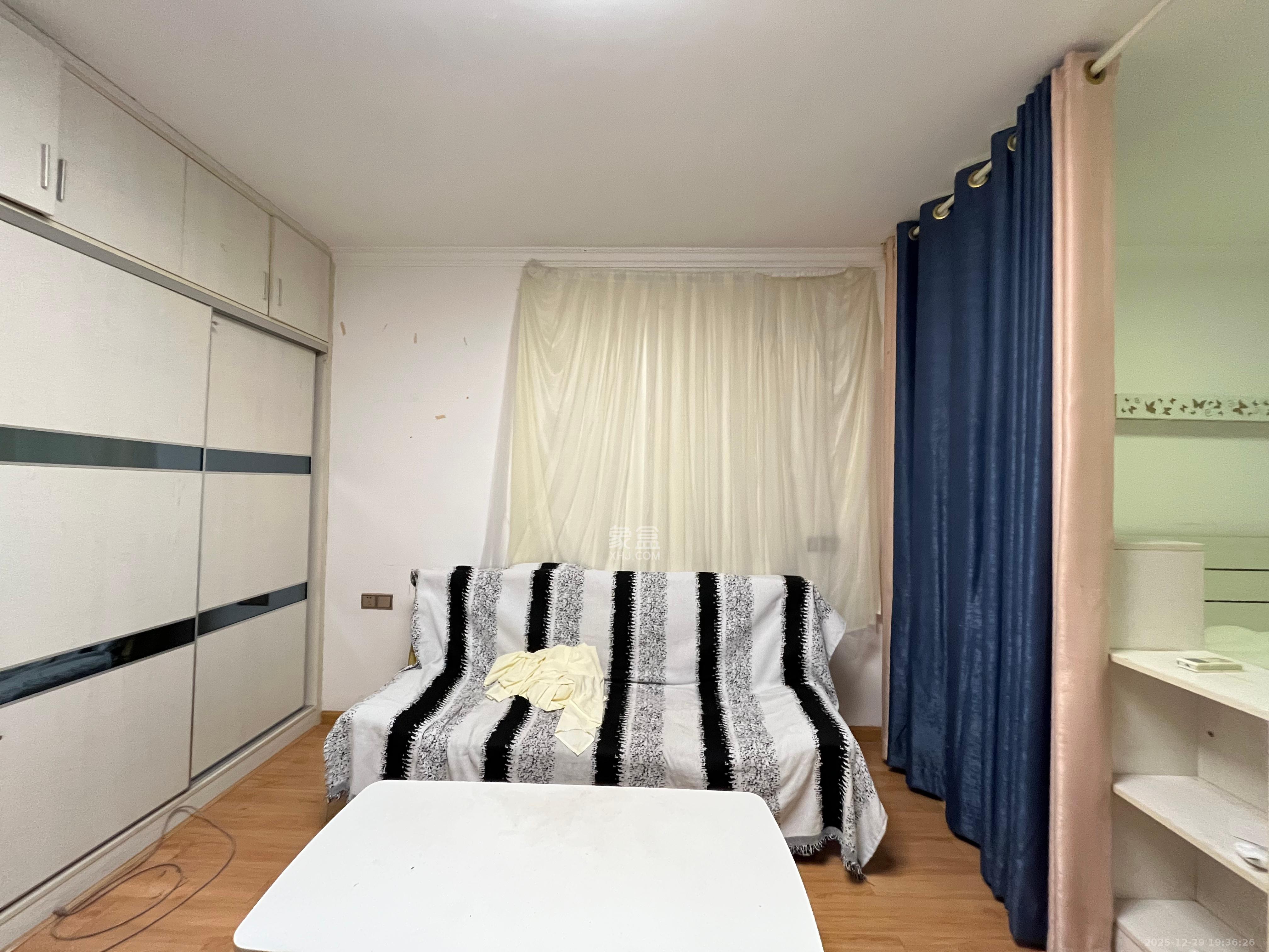 先锋东外滩  1室1厅1卫    1500.0元/月