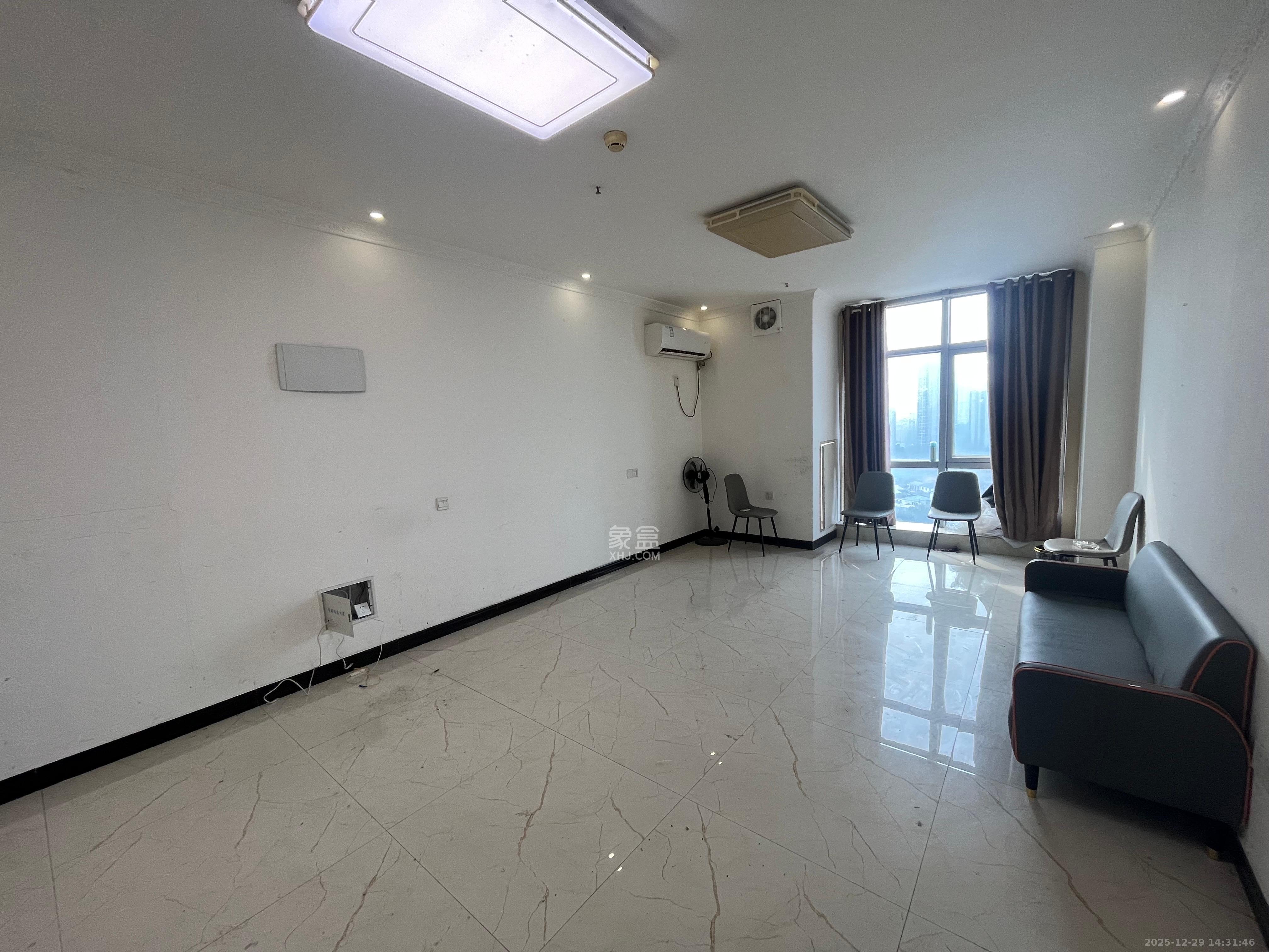 奥克斯缔壹城   47.06㎡      1600.0元/月室内图