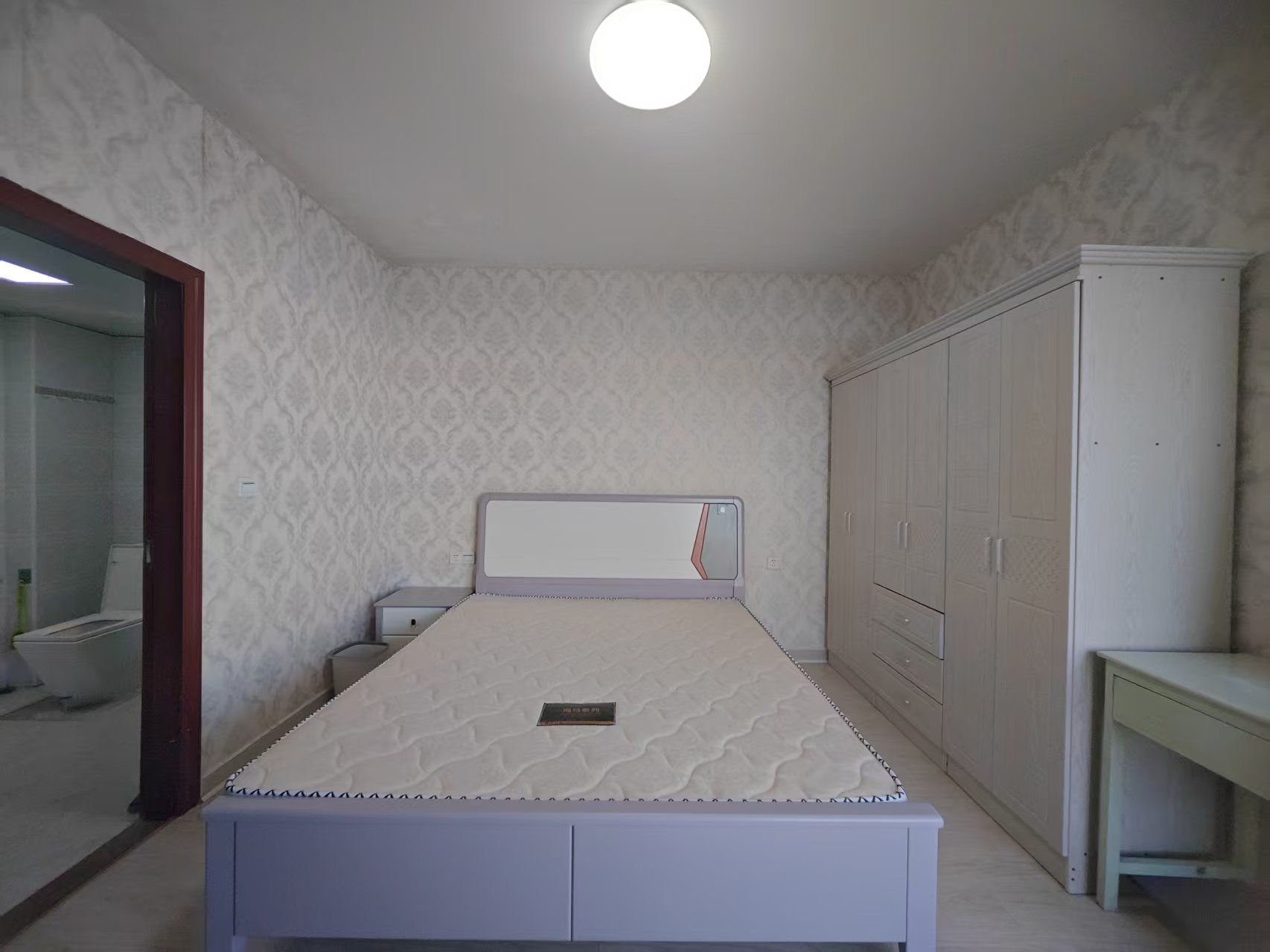 创景外滩  3室2厅2卫    2000.0元/月