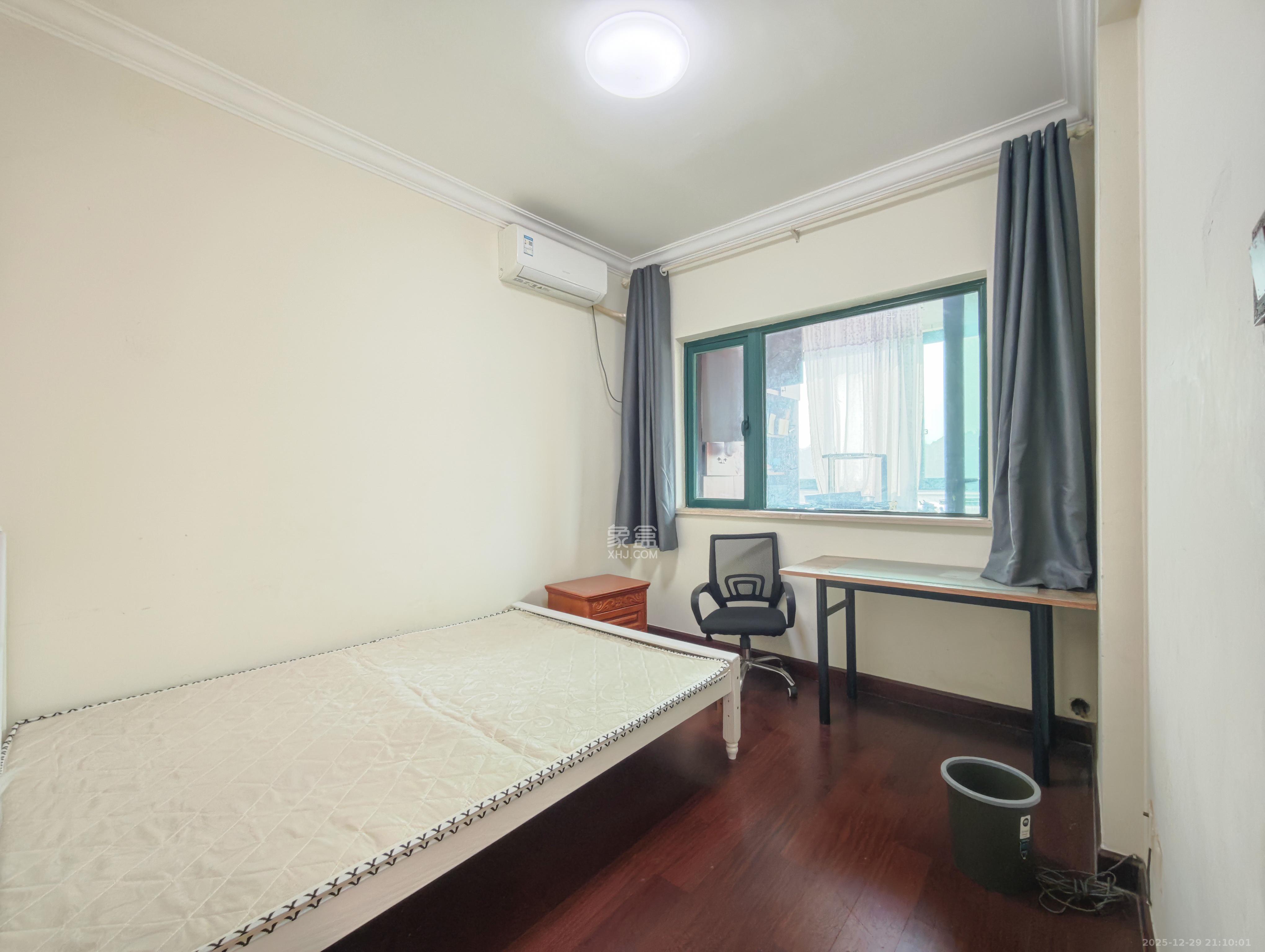 恒大城 4室2厅2卫 142.0万 恒大城 4室2厅2卫 142.0万卧室