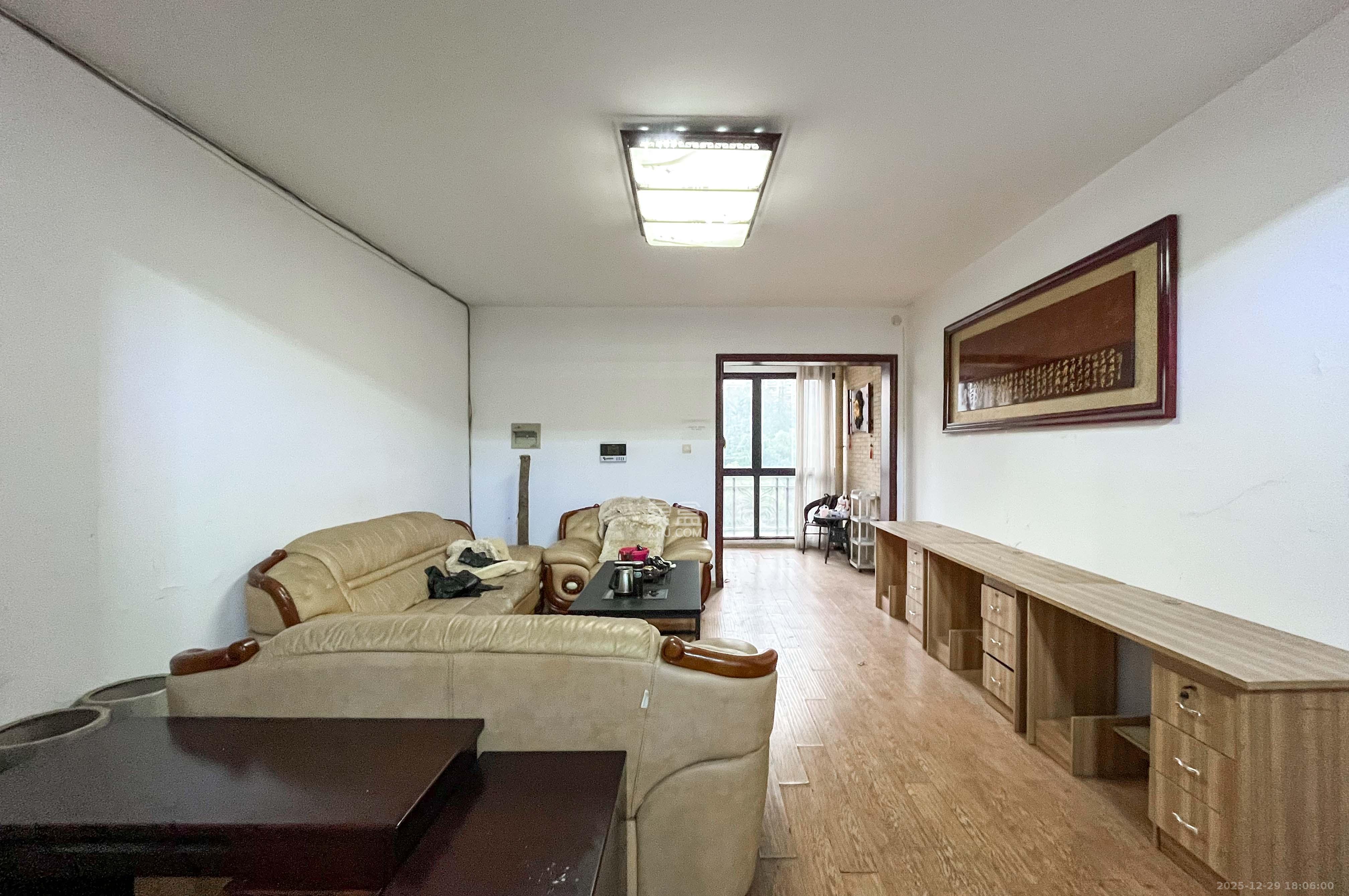 沁园春御院  3室2厅1卫    143.0万