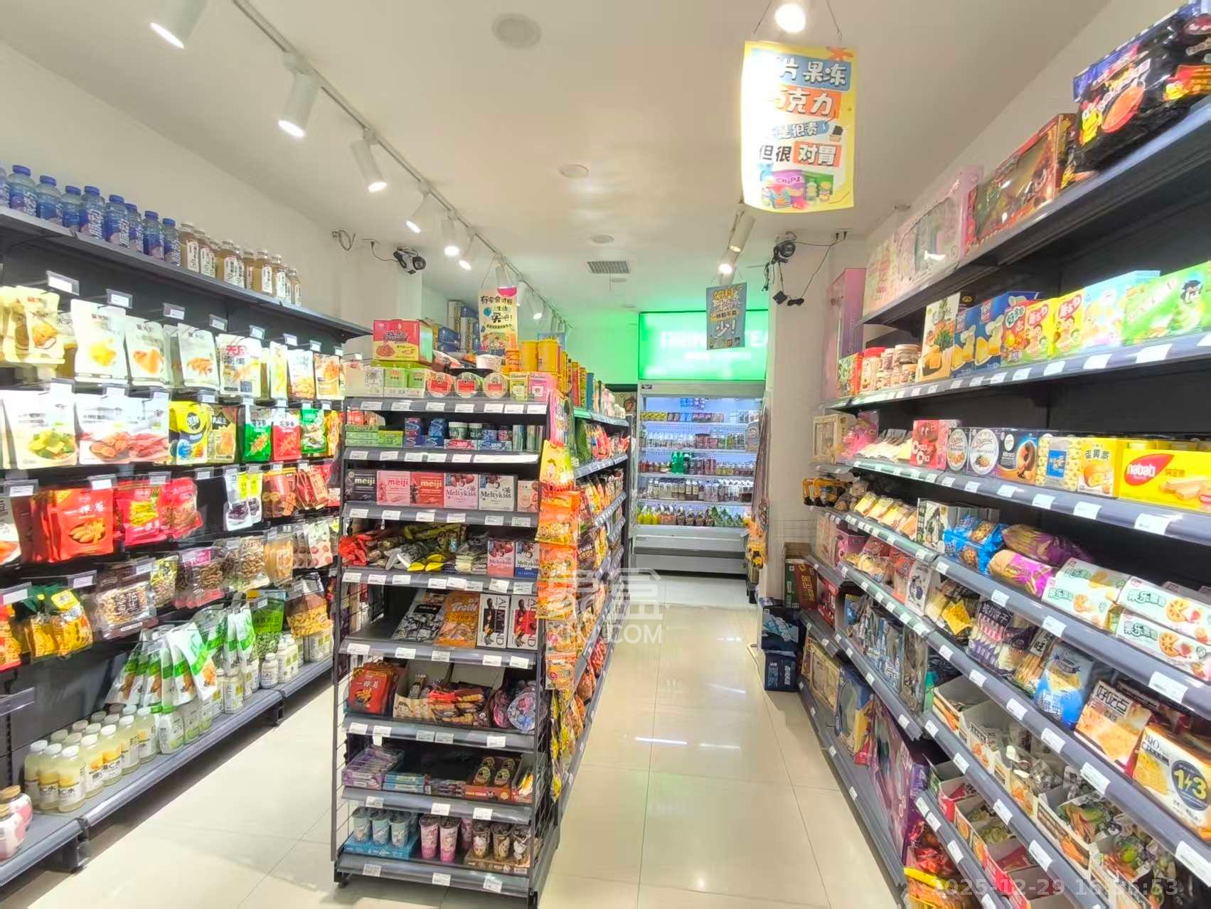 森宇佳园   70.0㎡      7000.0元/月室内图