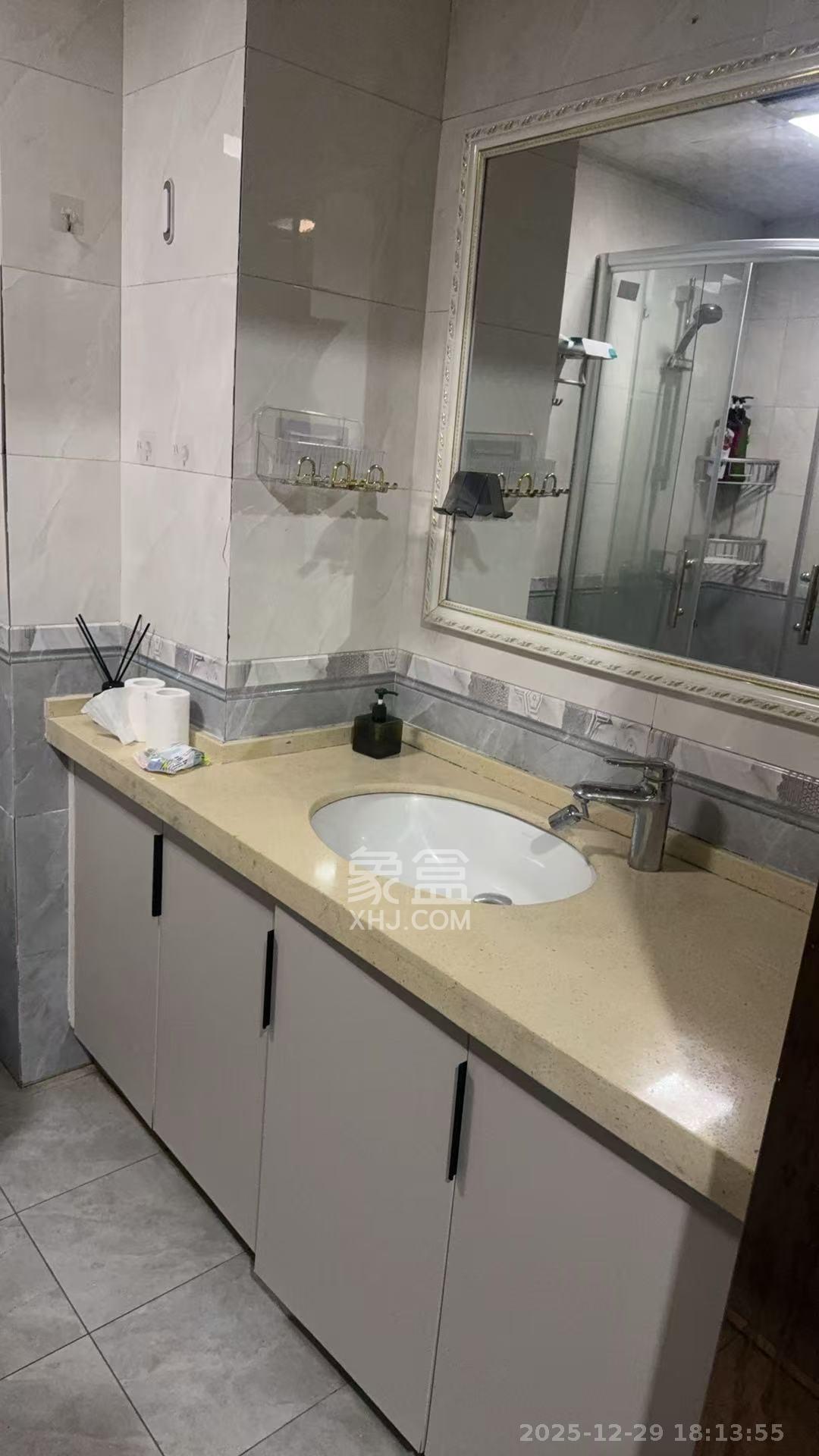 京武浪琴山一、二期  1室2厅2卫    1700.0元/月