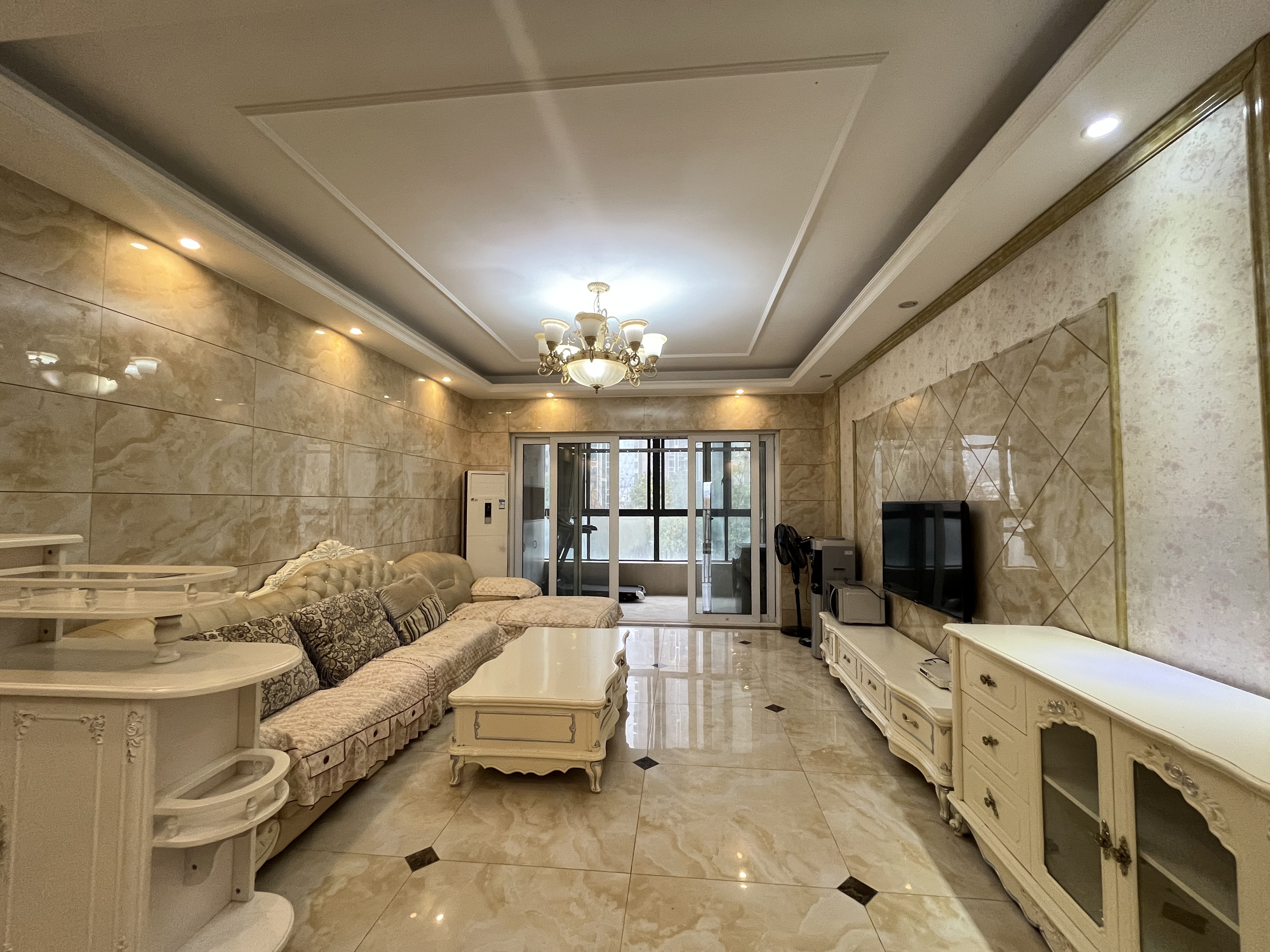 美的城二期 3室2厅2卫 58.0万 美的城二期 3室2厅2卫 58.0万室内图