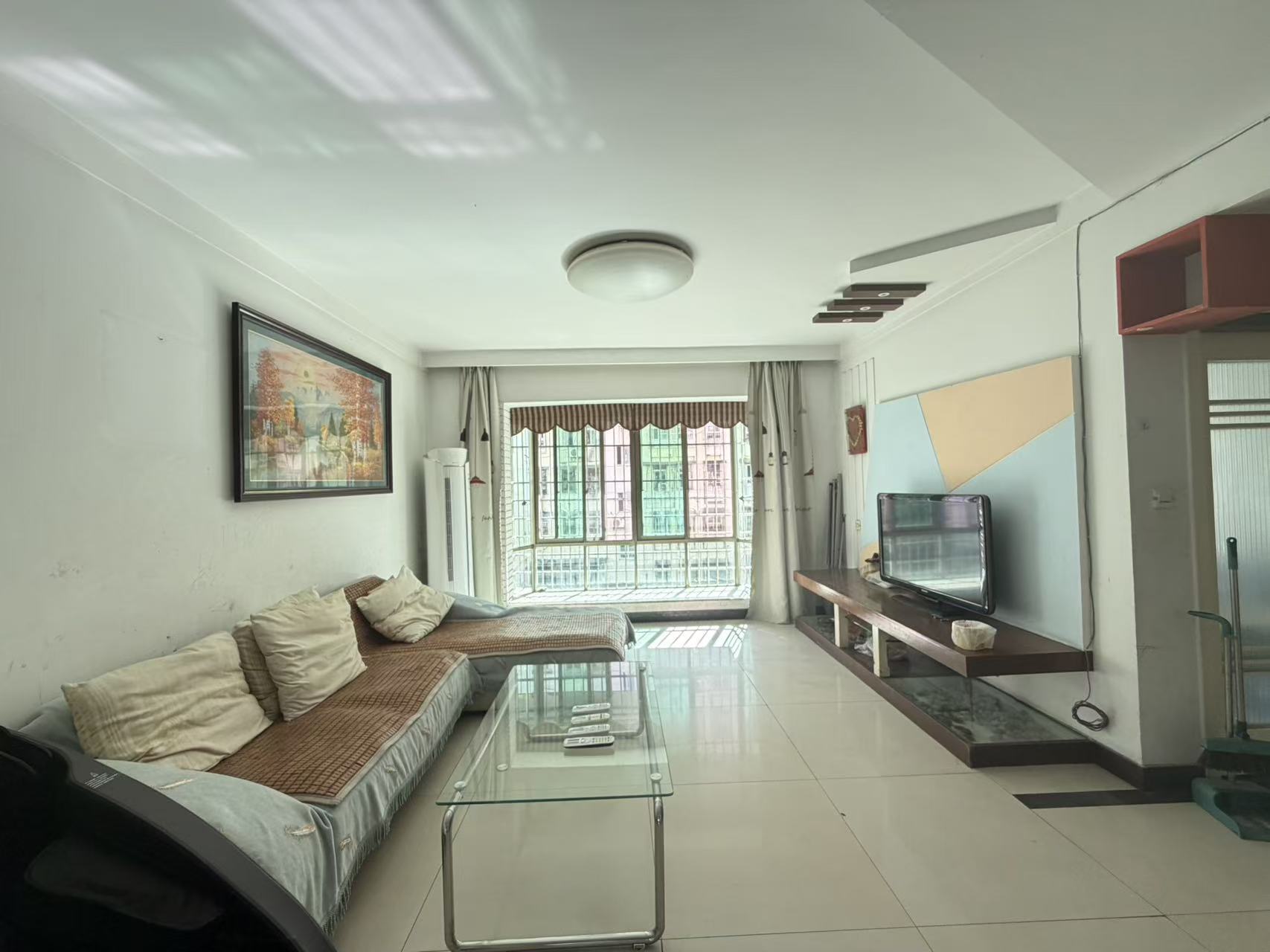 五一新村  3室2厅2卫    40.0万