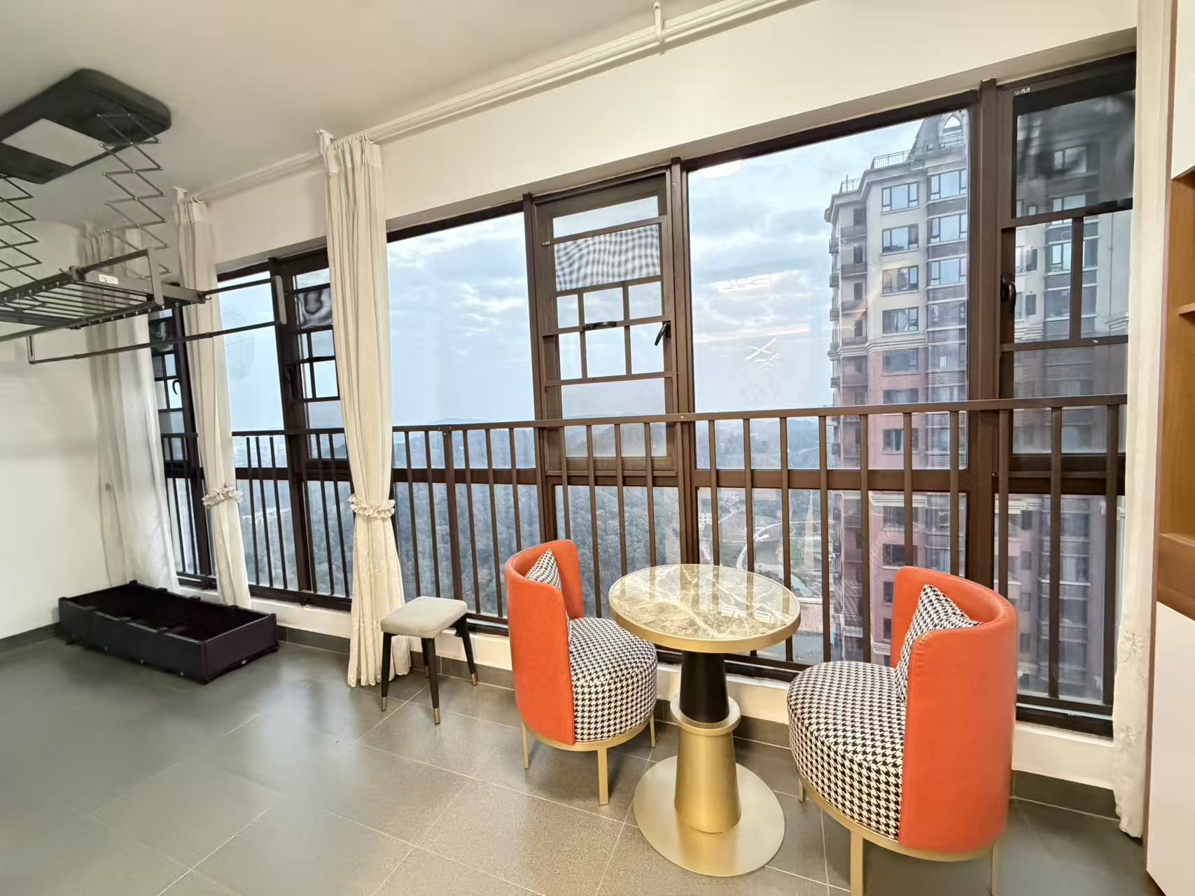 翡翠公园（北大资源）  3室2厅2卫    70.0万室内图