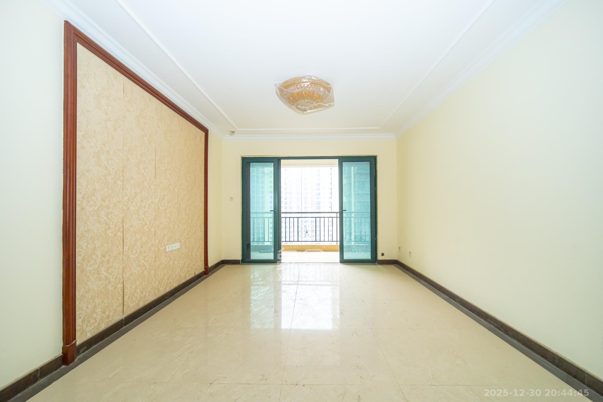 恒大雅苑二期  3室2厅2卫    135.0万