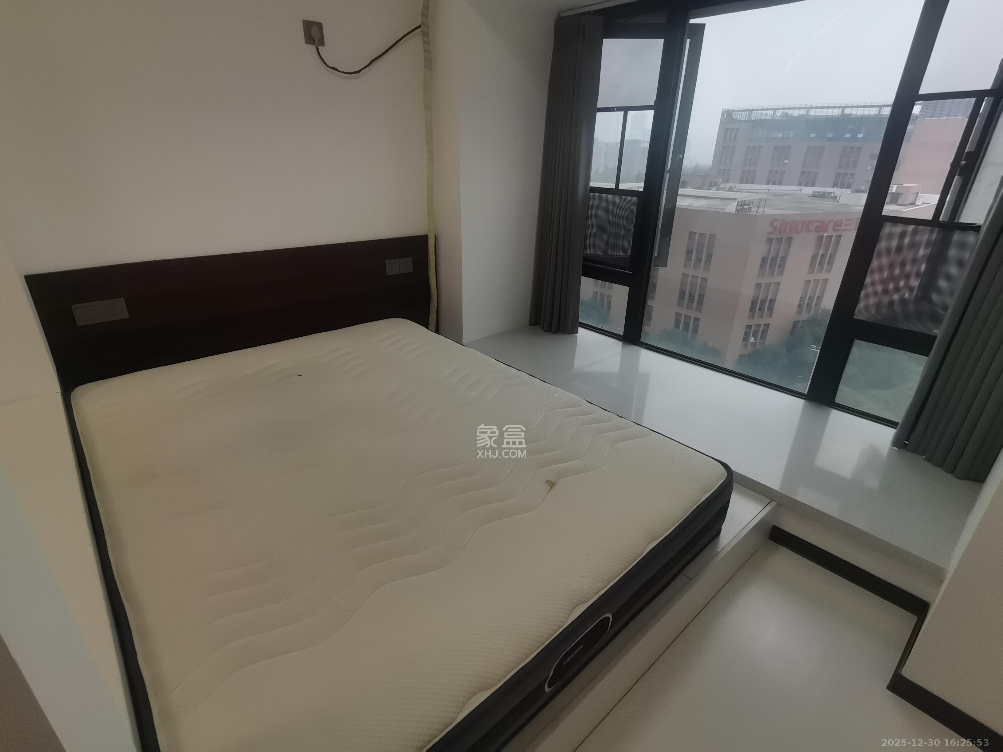 龙湖湘江星座（祺鑫星座公寓）  1室1厅1卫    1600.0元/月