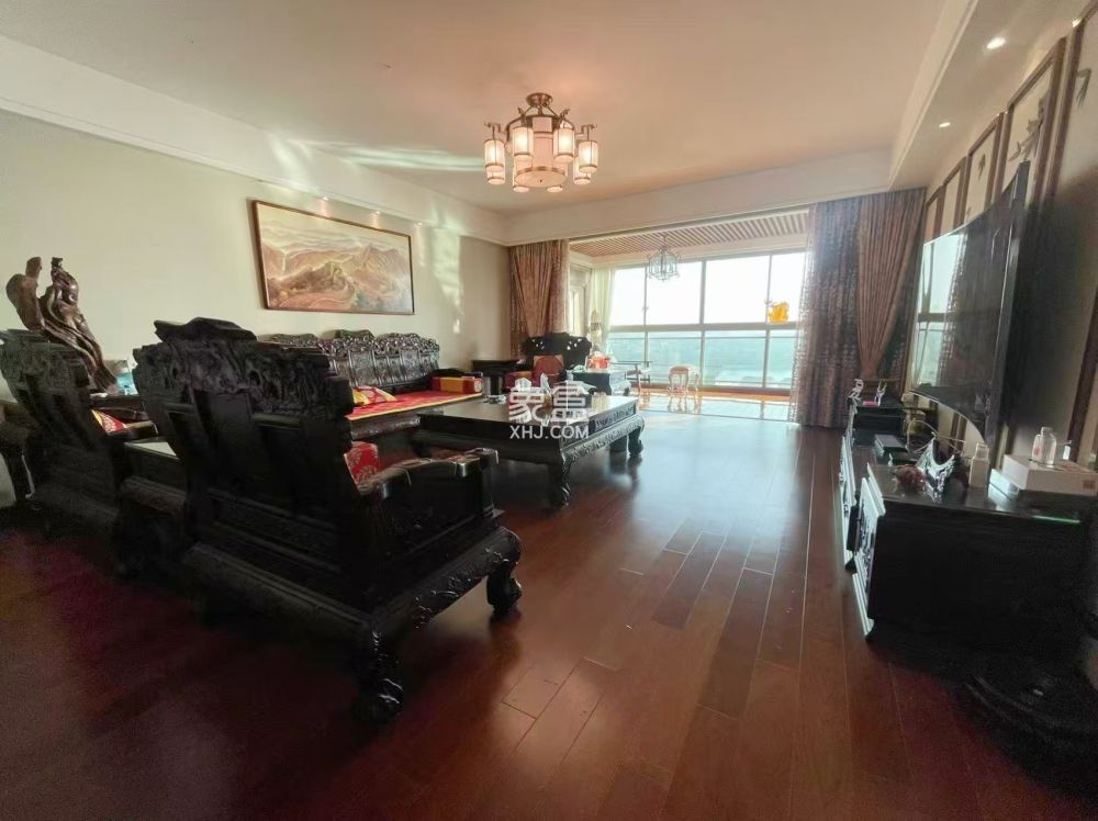 晋合湘水湾二期  5室2厅3卫    338.0万