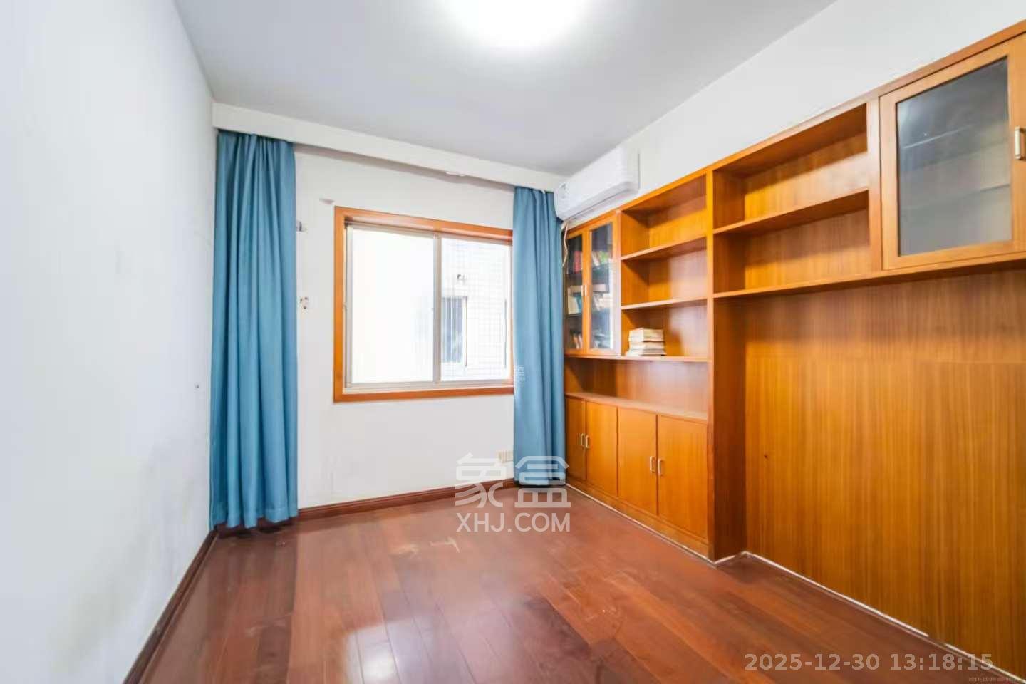 嘉盛奥美城  4室1厅1卫    3200.0元/月