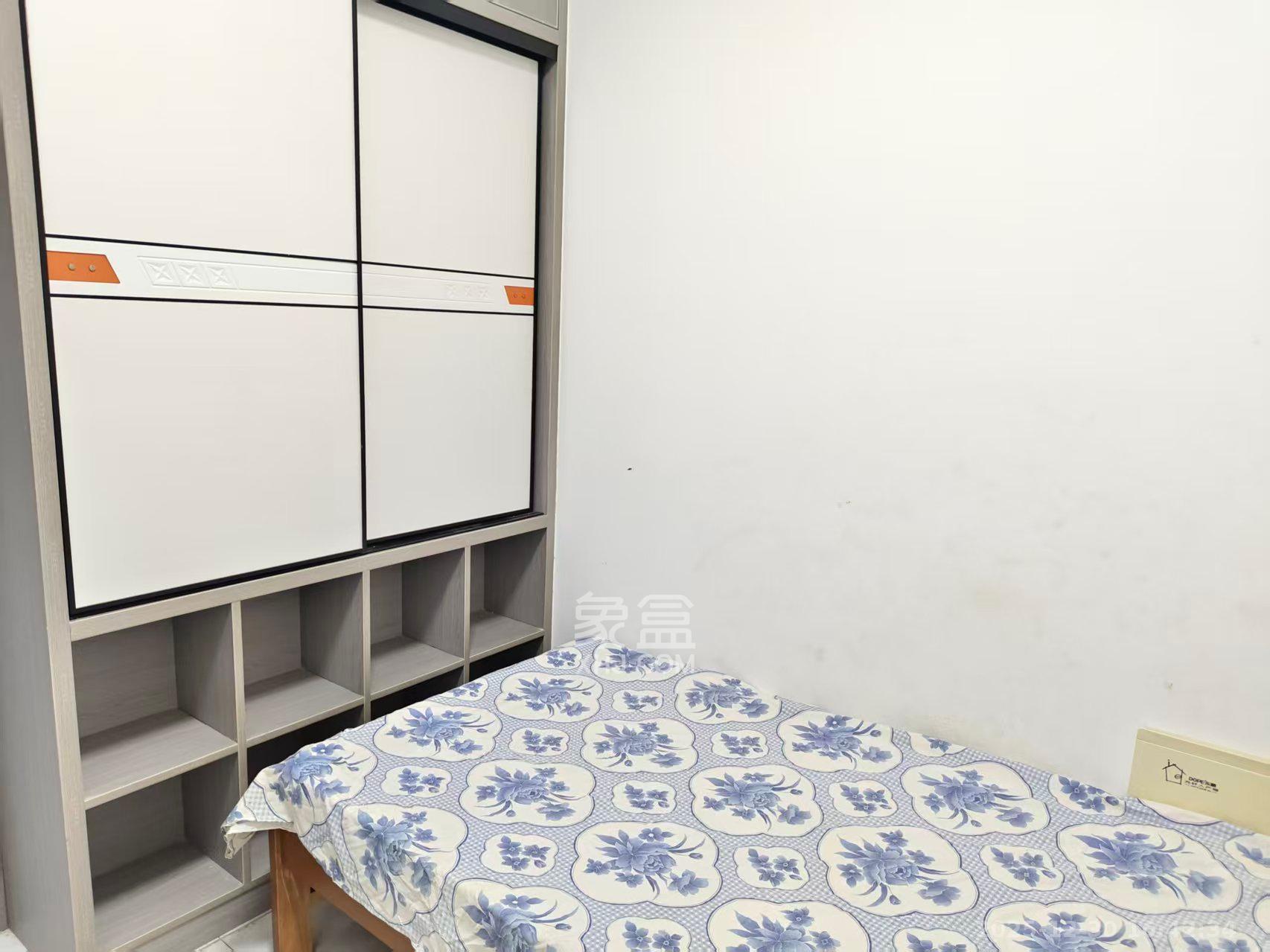 蓝光雍锦半岛   64.32㎡      1350.0元/月室内图