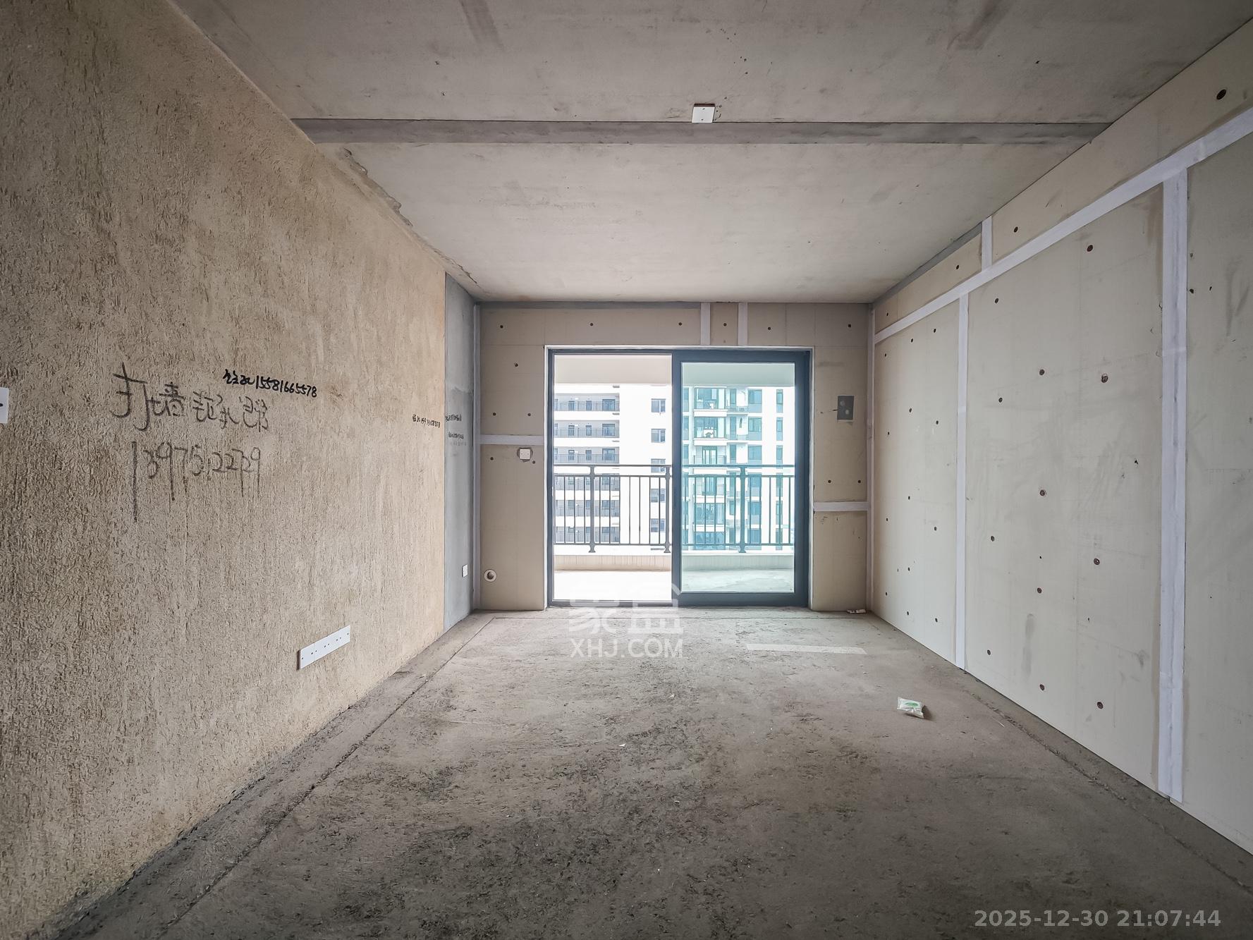 长沙北中心保利时代A区  3室1厅2卫    90.0万