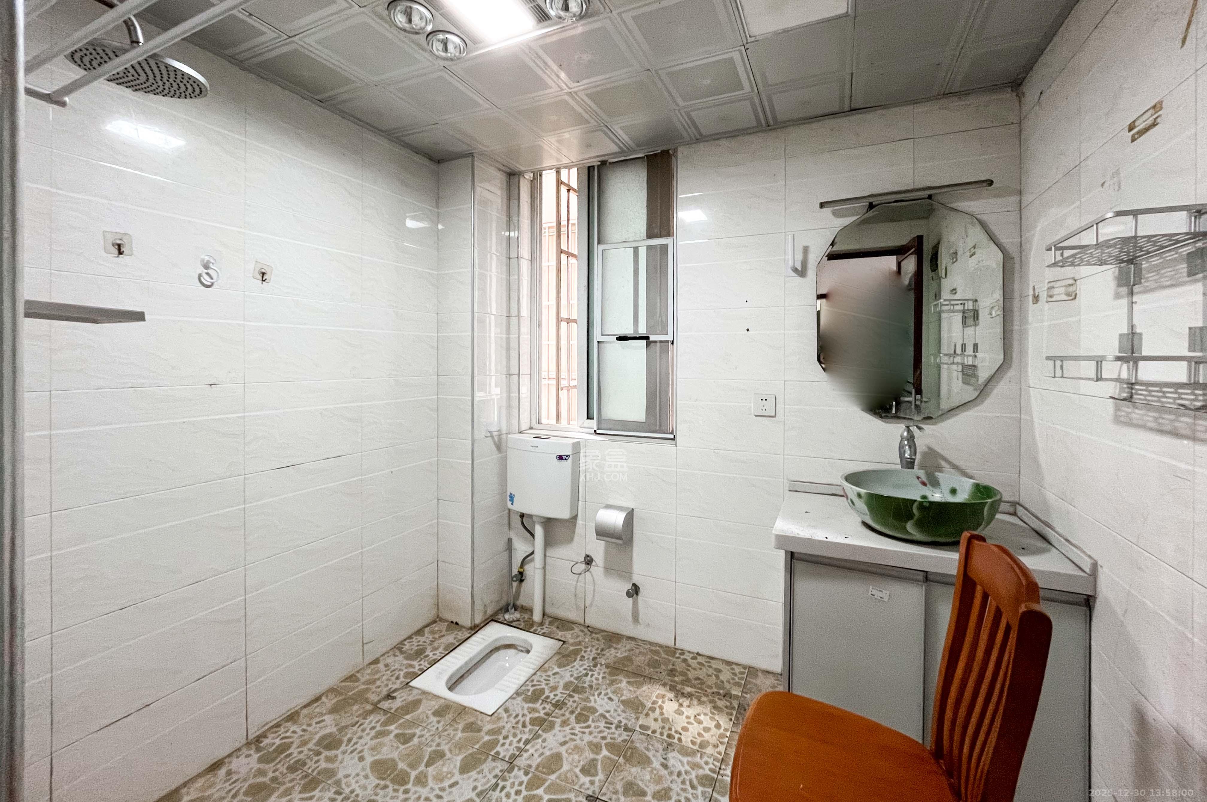 中房F联邦 2室2厅1卫 50.0万 中房F联邦 2室2厅1卫 50.0万卫生间