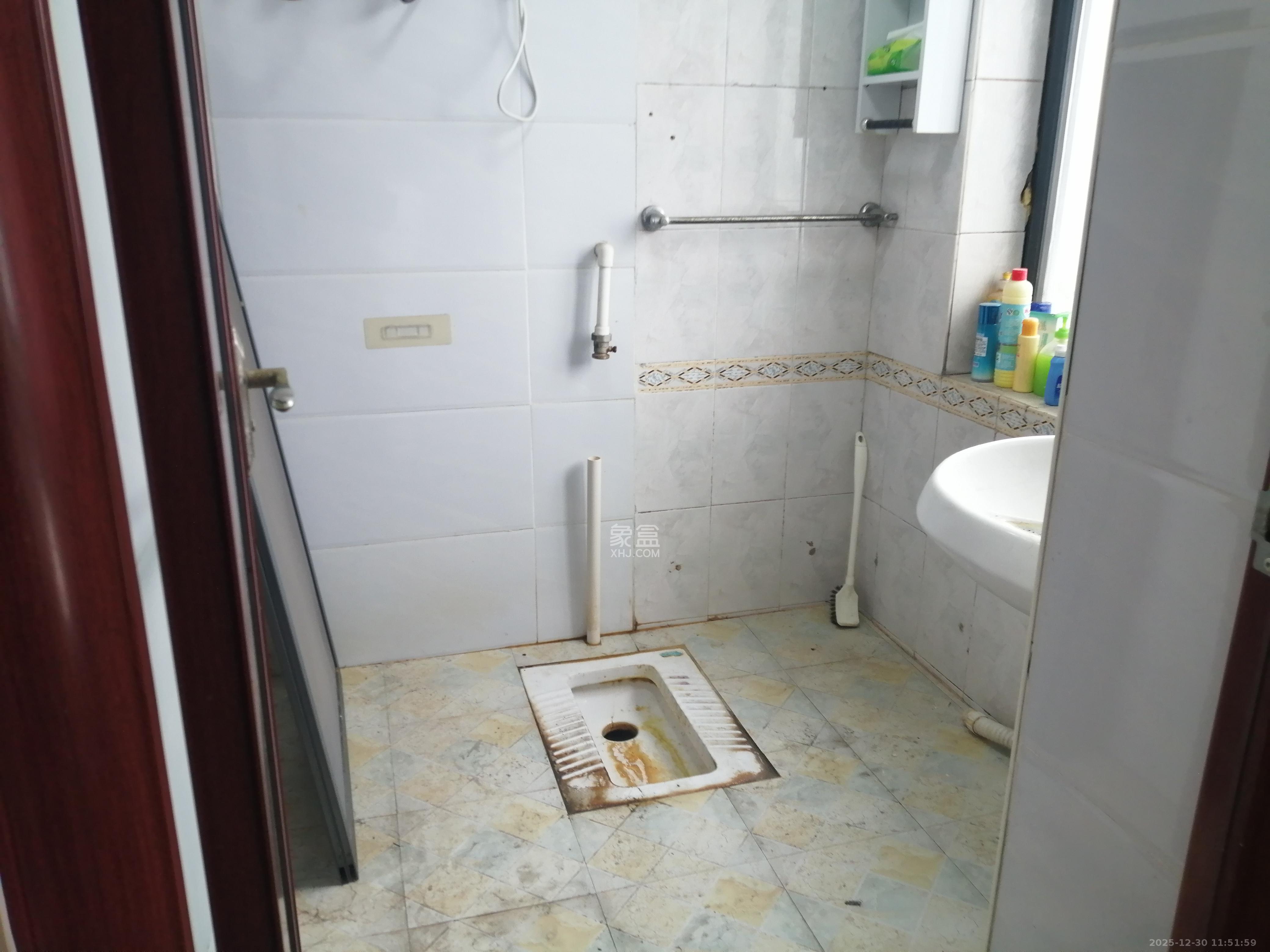 湘凯石化大厦  1室1厅1卫    1500.0元/月