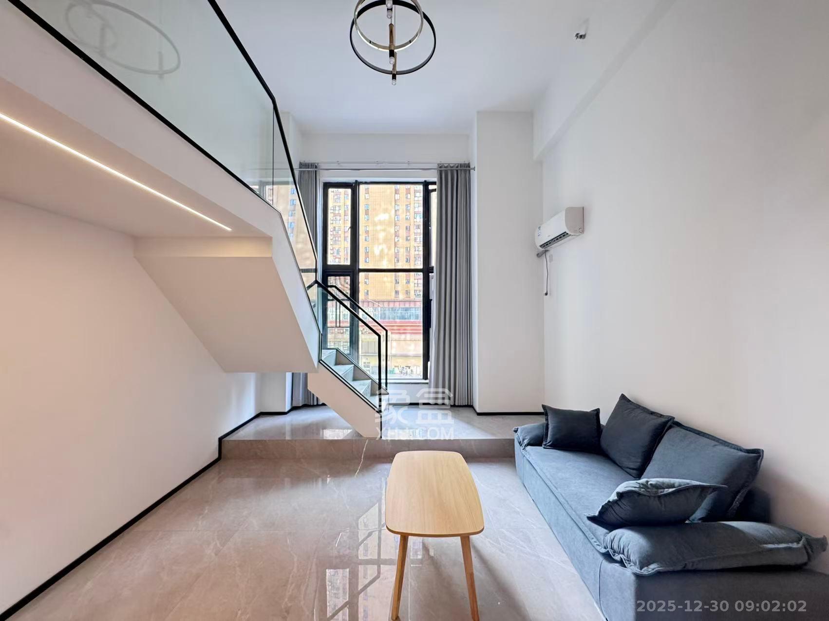 世茂璀璨天城公寓  1室0厅0卫    2200.0元/月