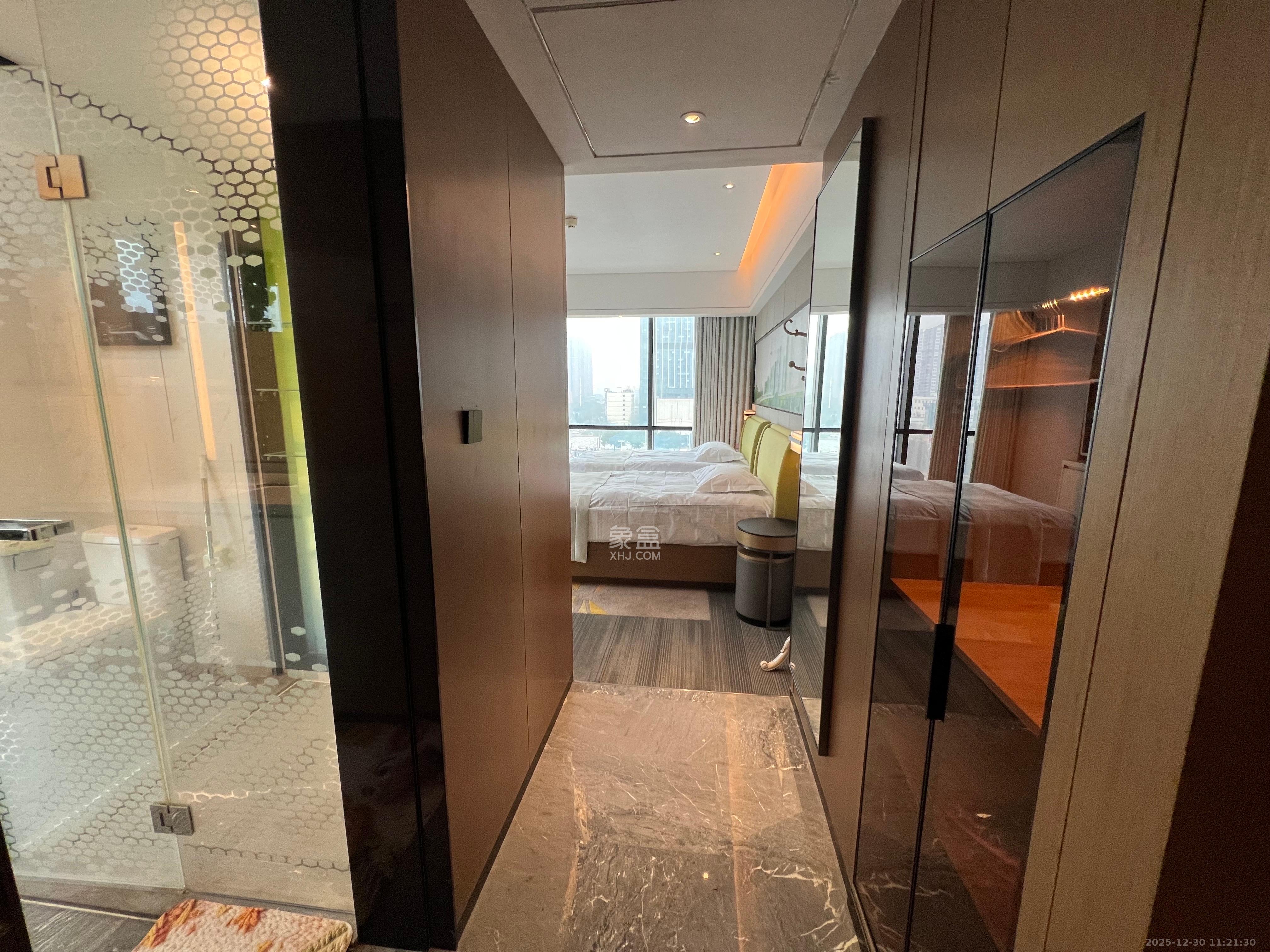 东盈商业广场（华泉城市广场）   47.0㎡      1700.0元/月