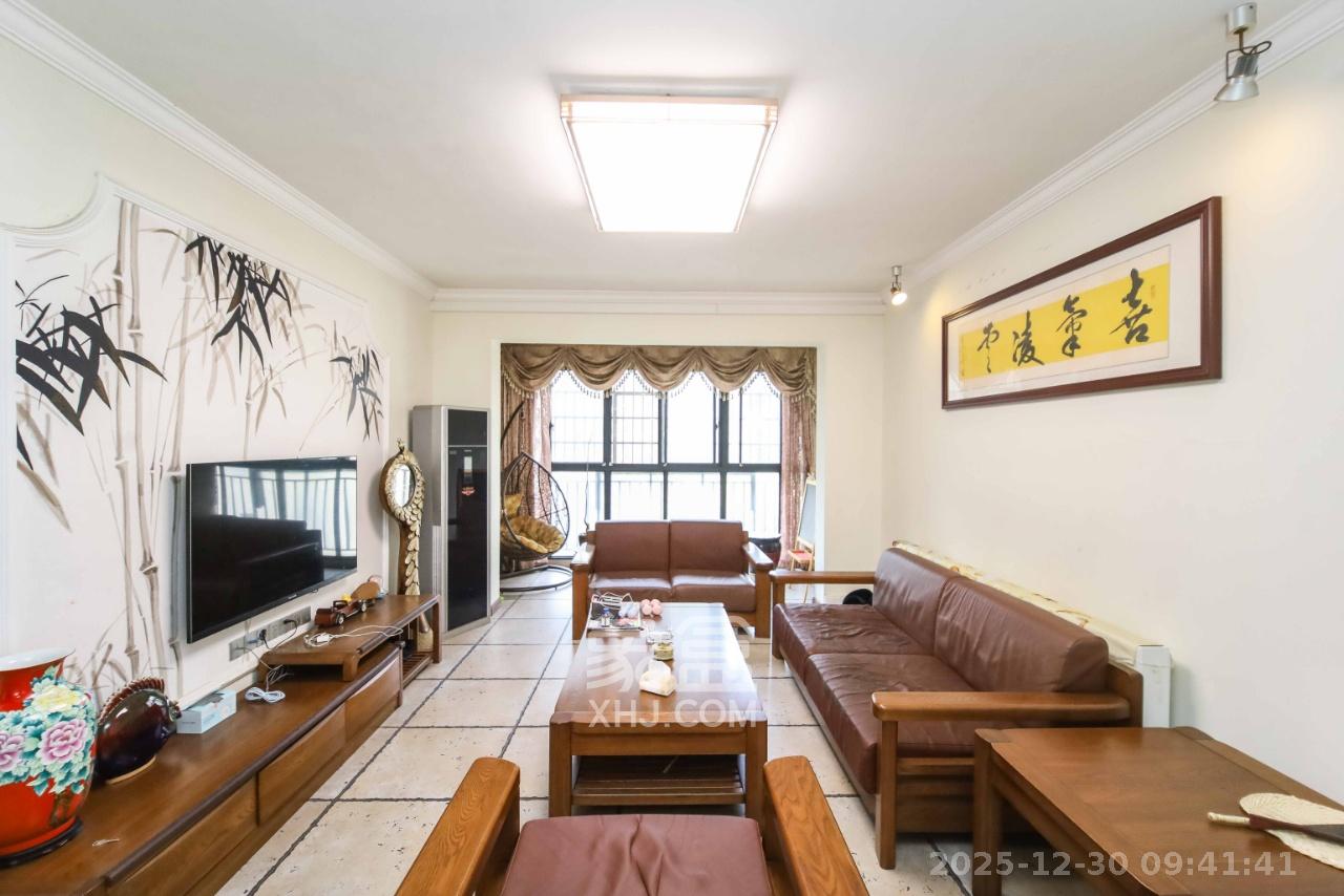 泊爱蓝湾  4室2厅2卫    3200.0元/月