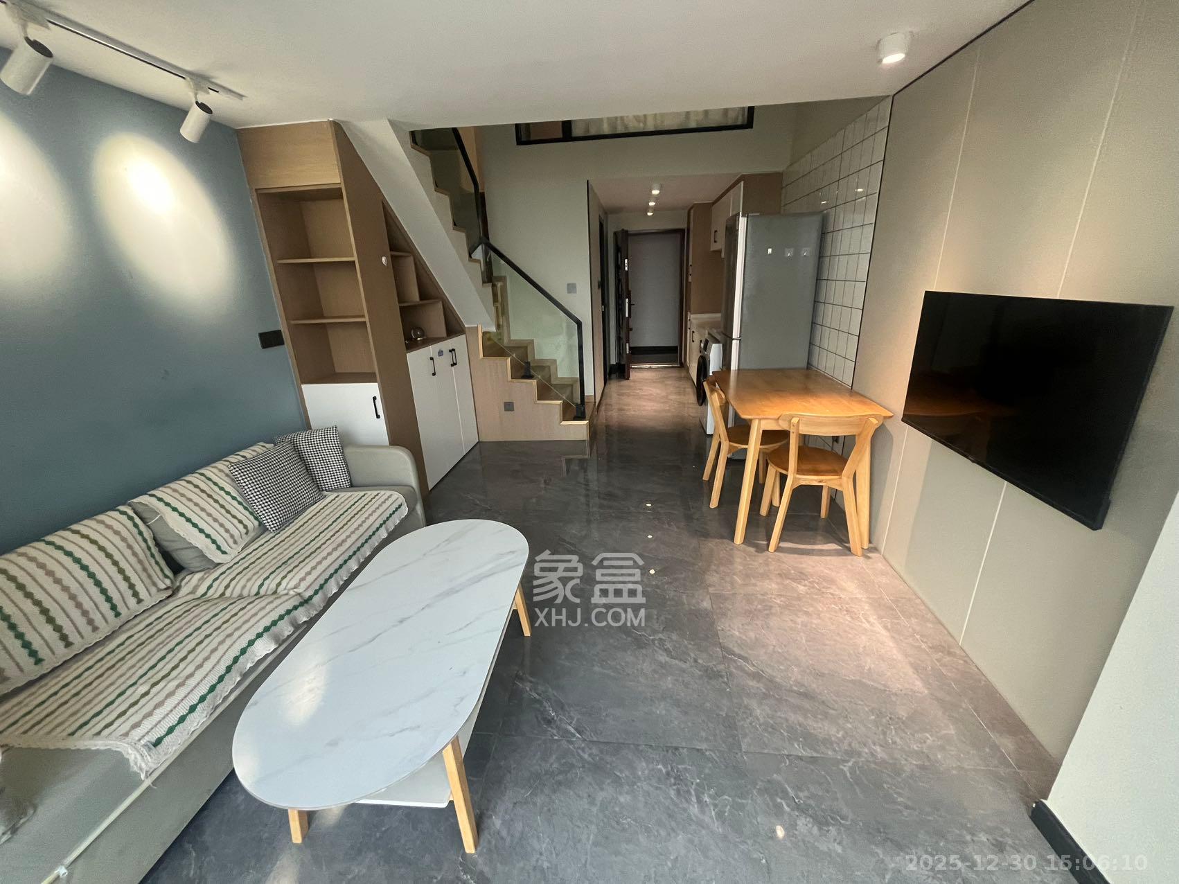 绿地长沙城际空间站（绿地新里佳苑）  2室1厅1卫    2200.0元/月