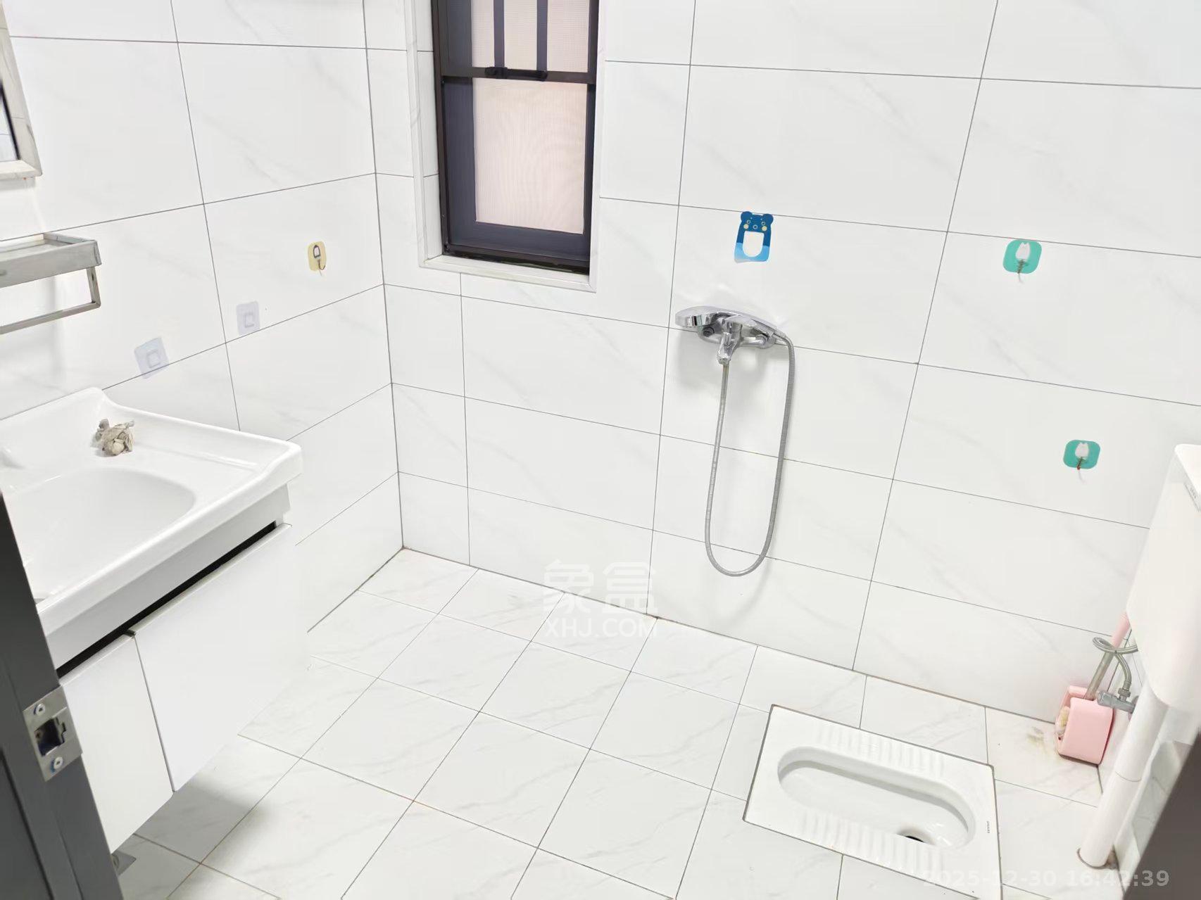 蓝光雍锦半岛   64.32㎡      1350.0元/月室内图