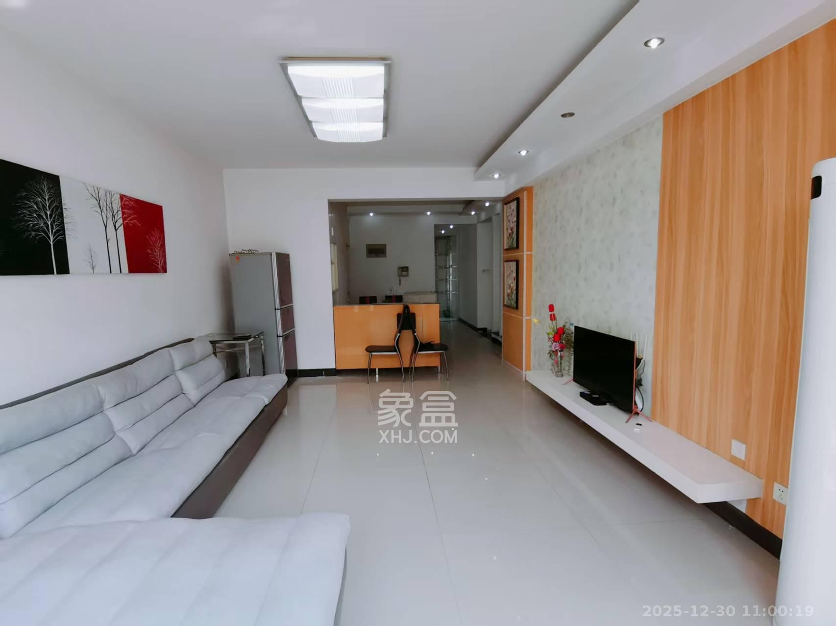 阳光100二期  3室2厅1卫    2200.0元/月