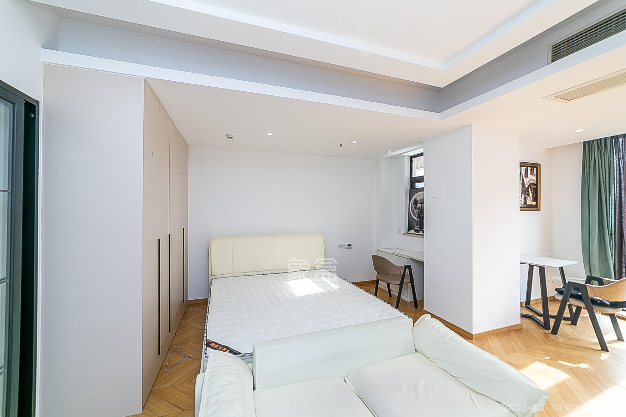 星宇V立方（旭和大厦）  1室1厅1卫    38.0万