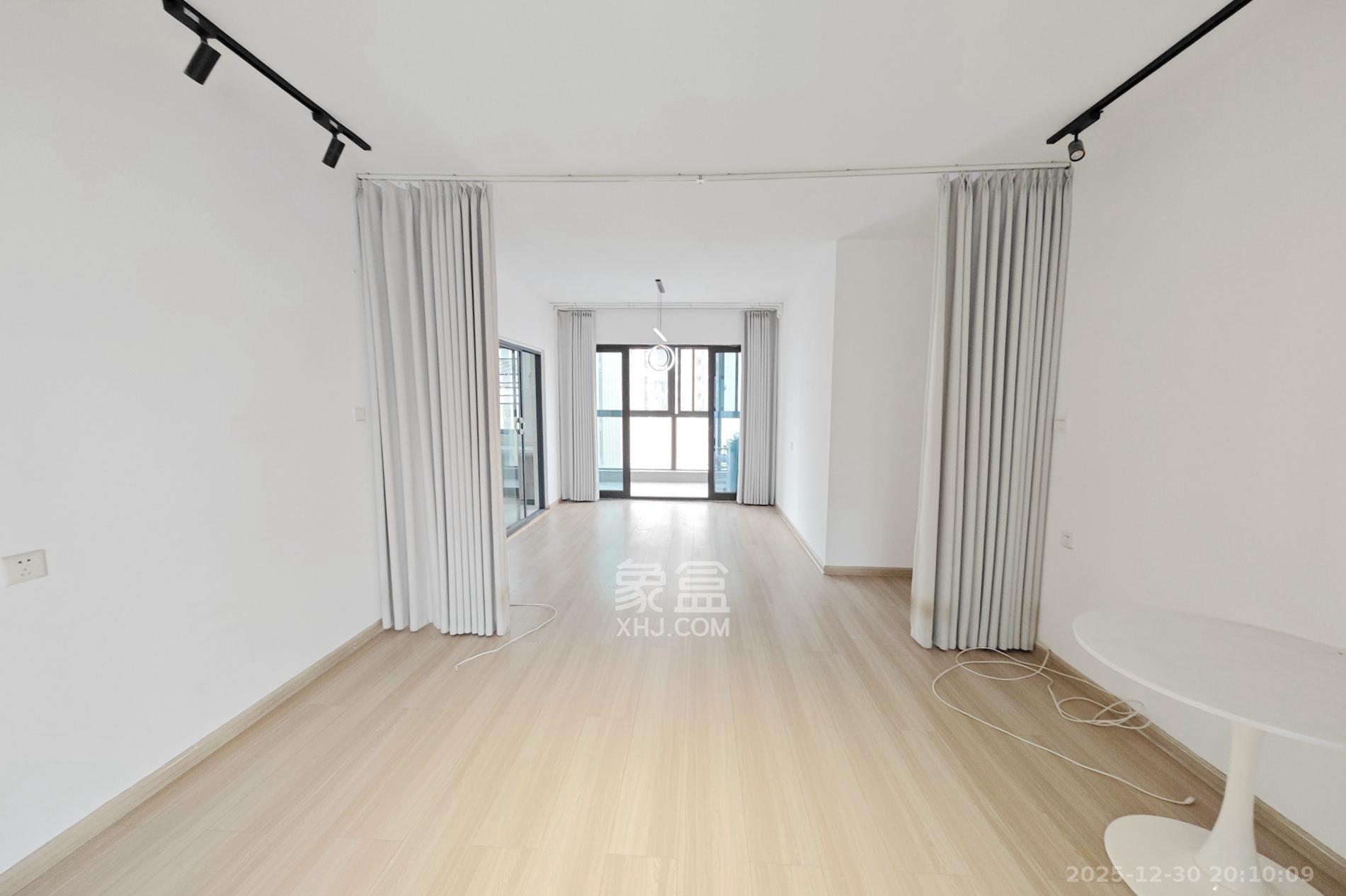 保利大都汇一期、二期  4室2厅2卫    145.0万