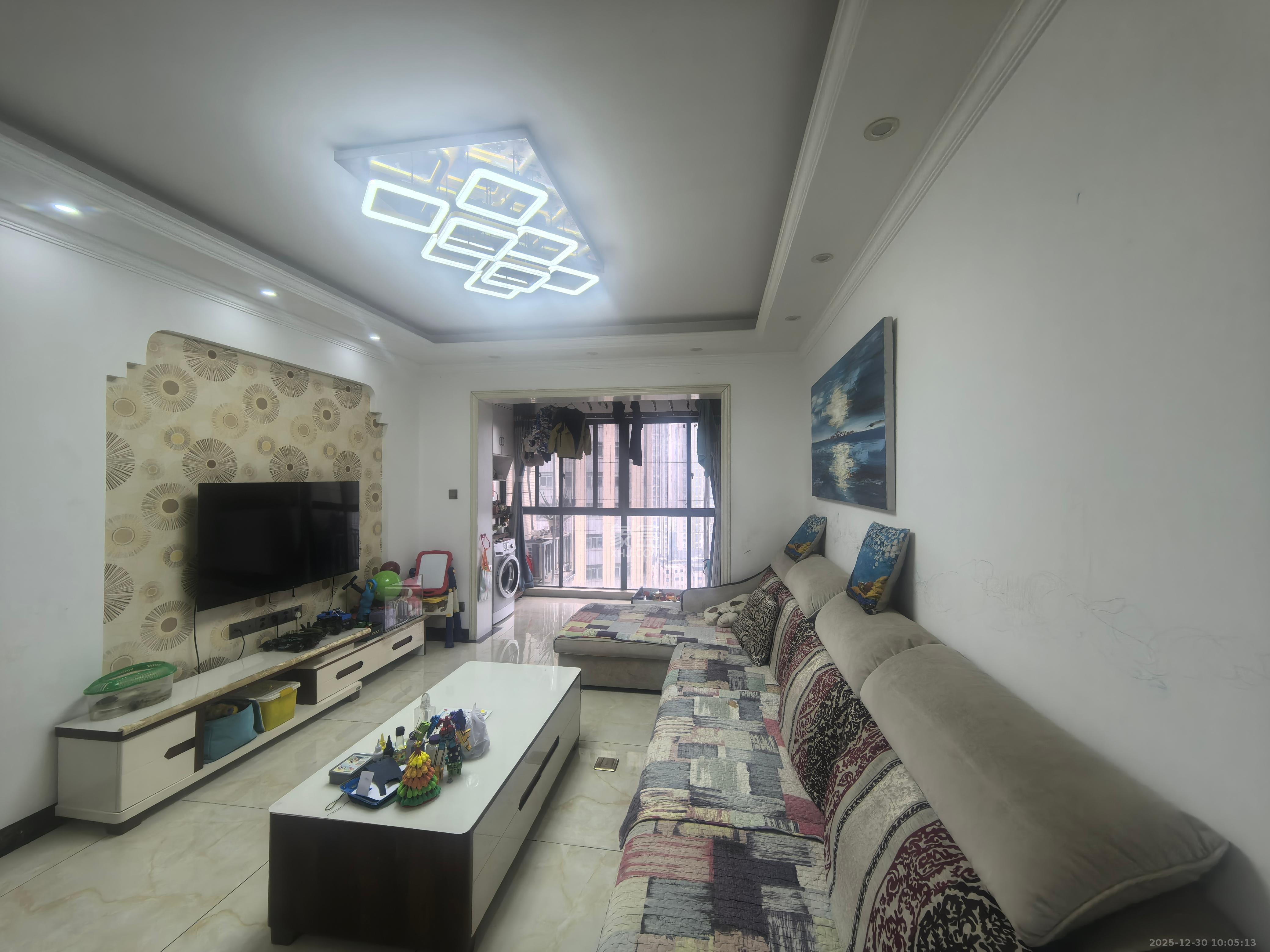 中交中央公园D2区  3室2厅1卫    2800.0元/月