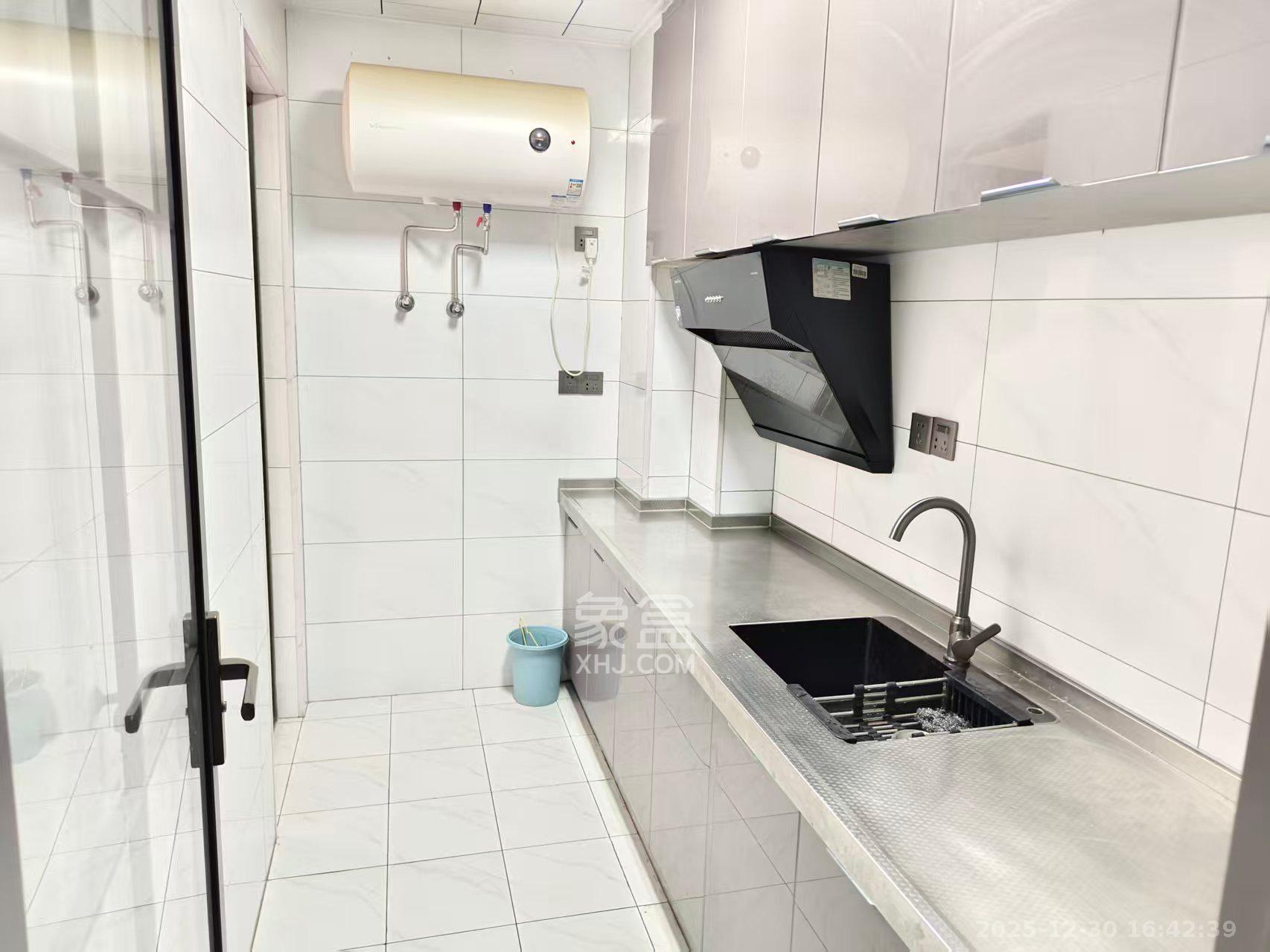 蓝光雍锦半岛   64.32㎡      1350.0元/月室内图