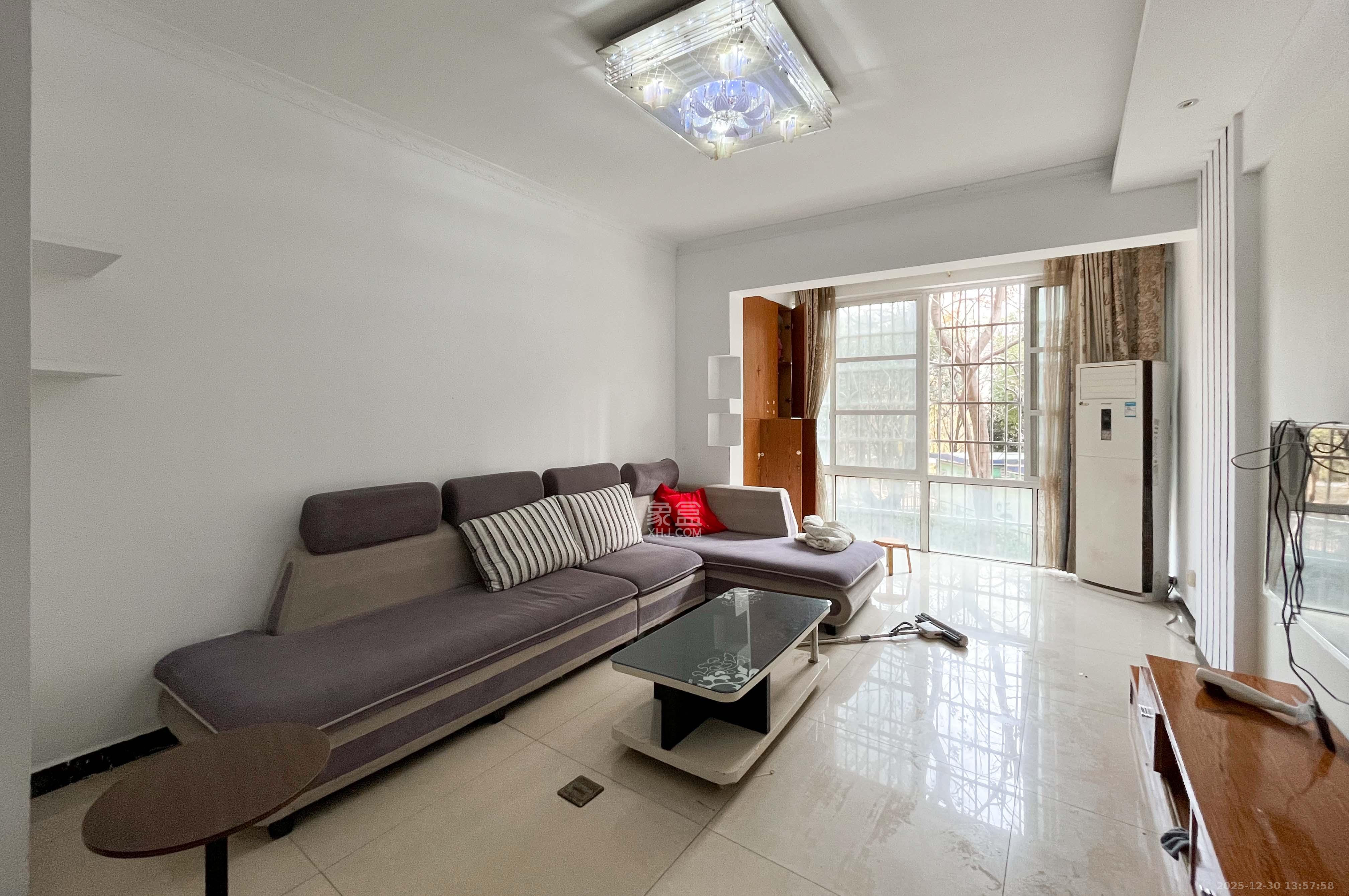 中房F联邦  2室2厅1卫    50.0万客厅