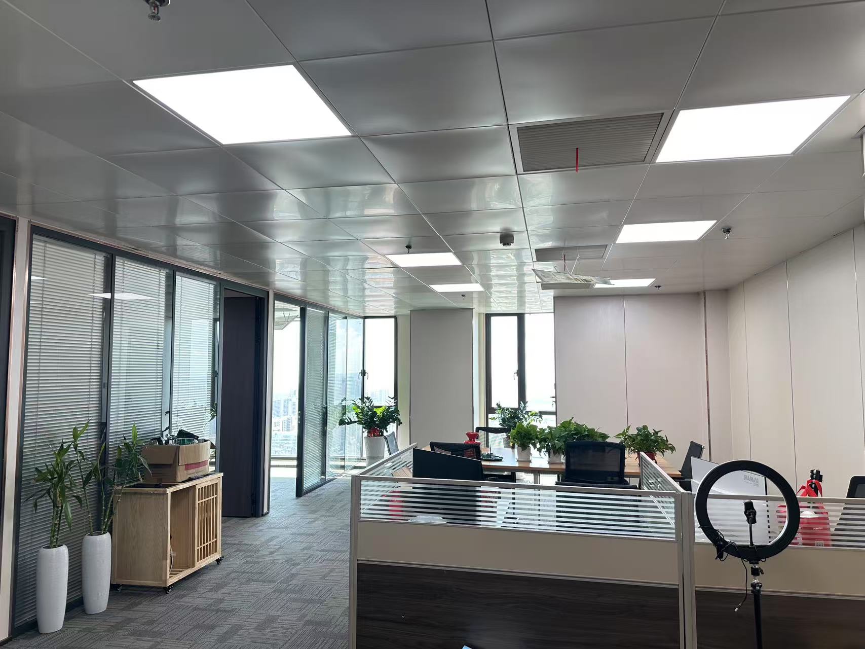 富力首府  1室1厅1卫    9400.0元/月