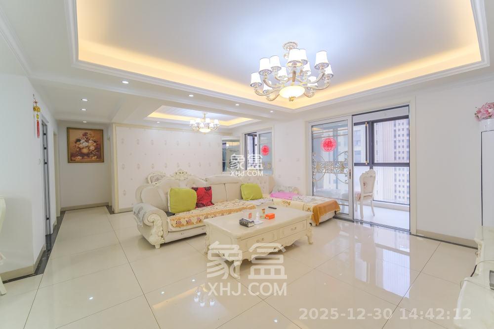 保利香槟国际A区  4室2厅2卫    2600.0元/月