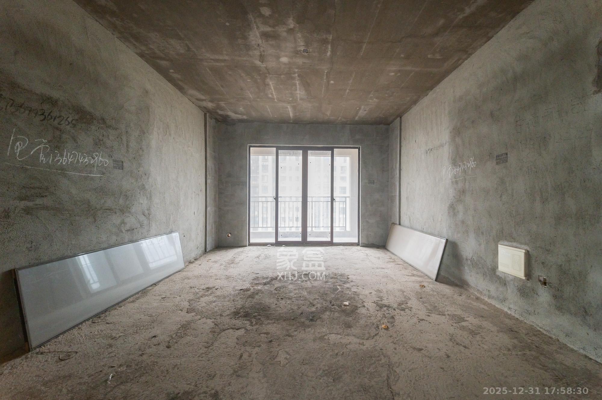 艺源颂雅小区（719街区）  4室2厅1卫    99.8万