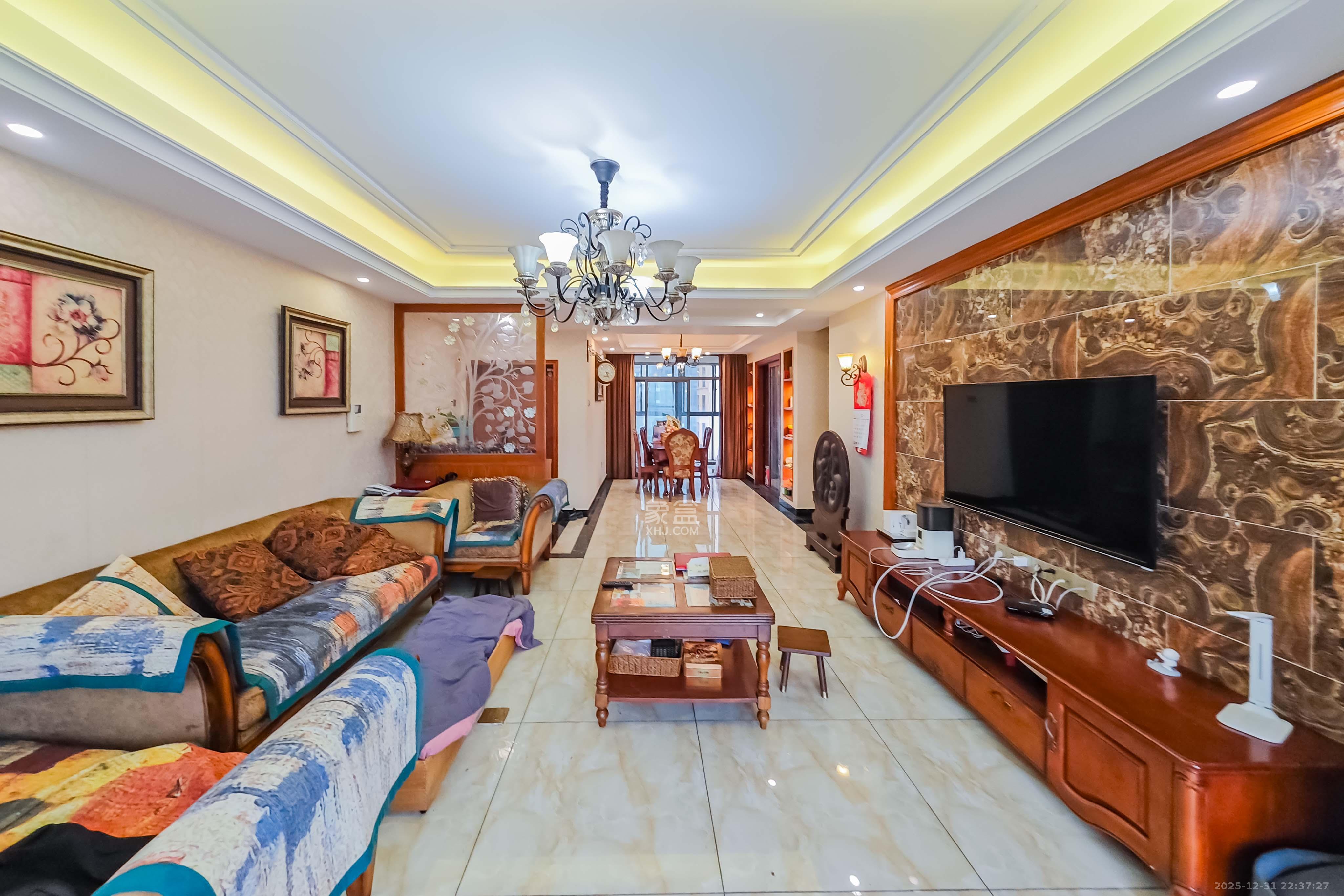 中城丽景香山园  6室2厅2卫    223.0万