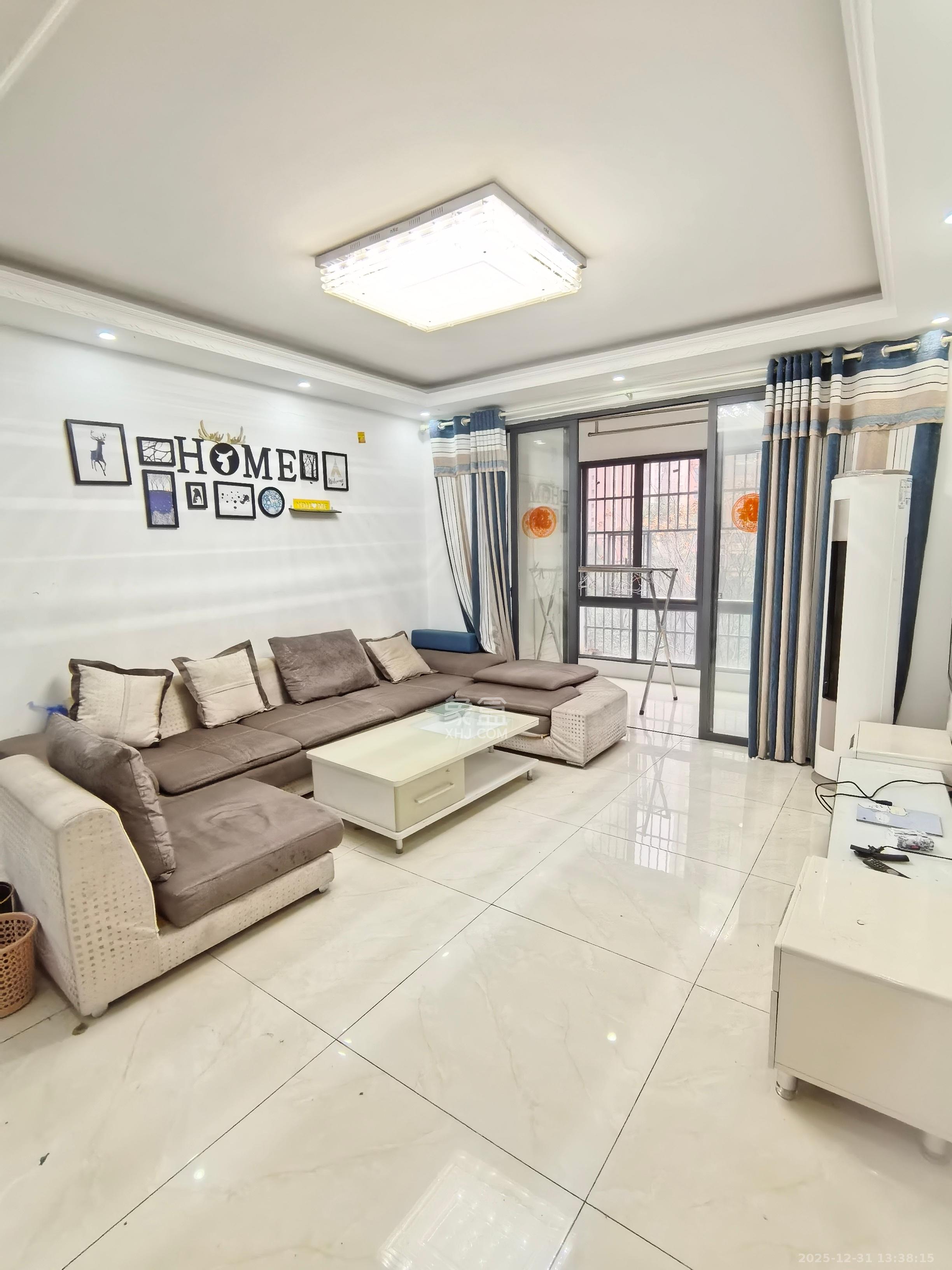 海德公园  4室2厅2卫    2200.0元/月