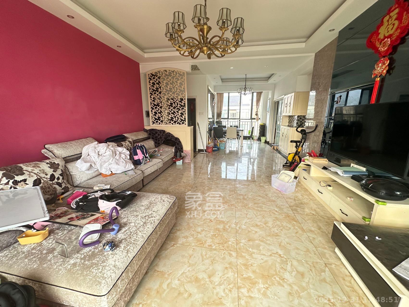 颐和佳园  3室2厅2卫    2300.0元/月